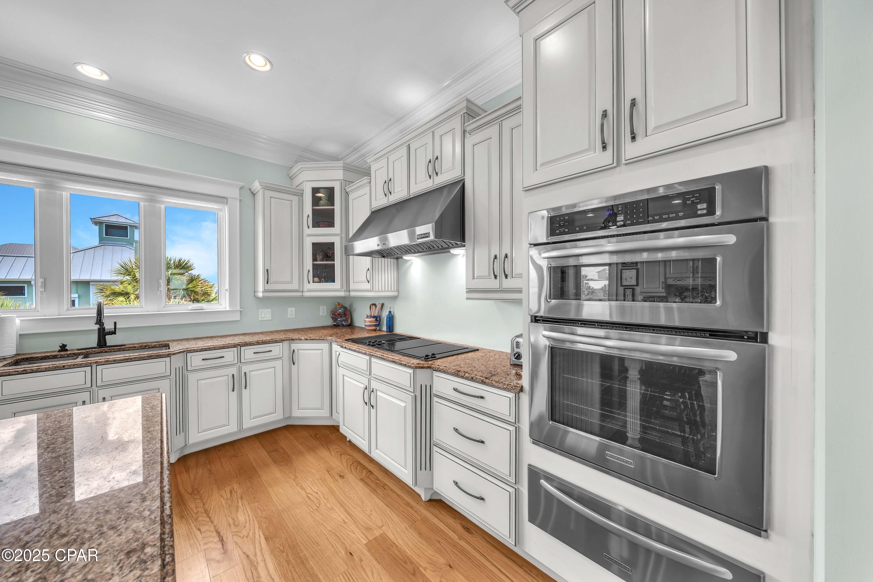 Bwe9kxahz2qi2rcpm 74f05x1lwyp8m6_h8wtoonxoe