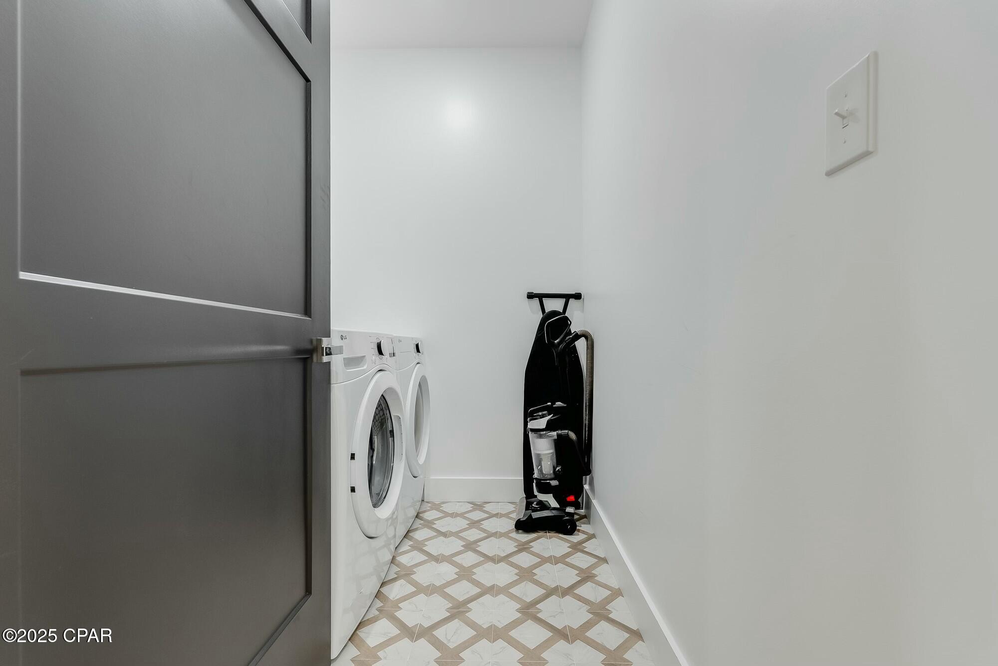 Wbqqdbdw T3f9yg_98ya1wxm9v6uwcdzfshgoclexbe