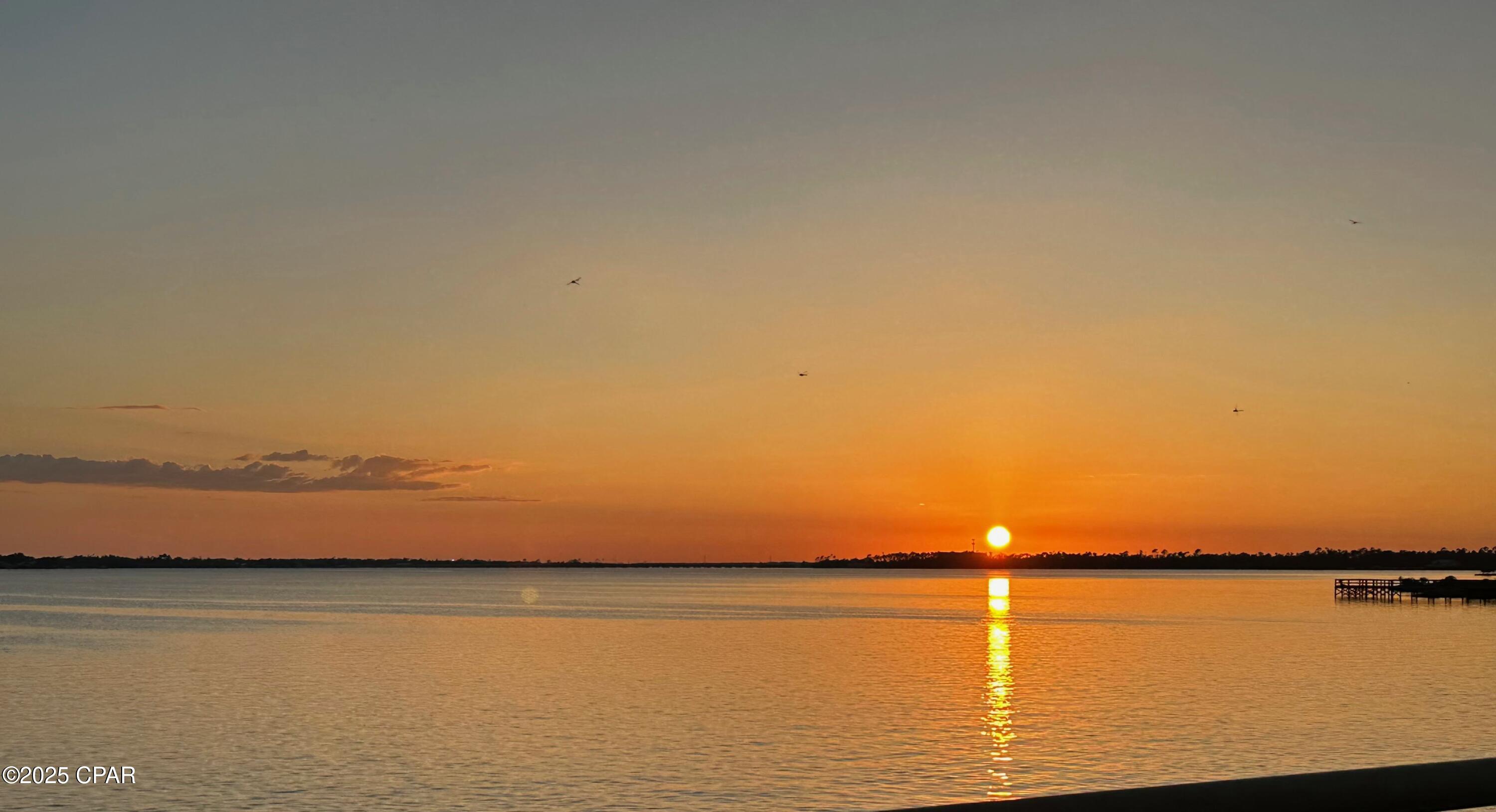 Hz_e1rw1zjud7zsmx_prlvukdyreviwcha8gel4fk C