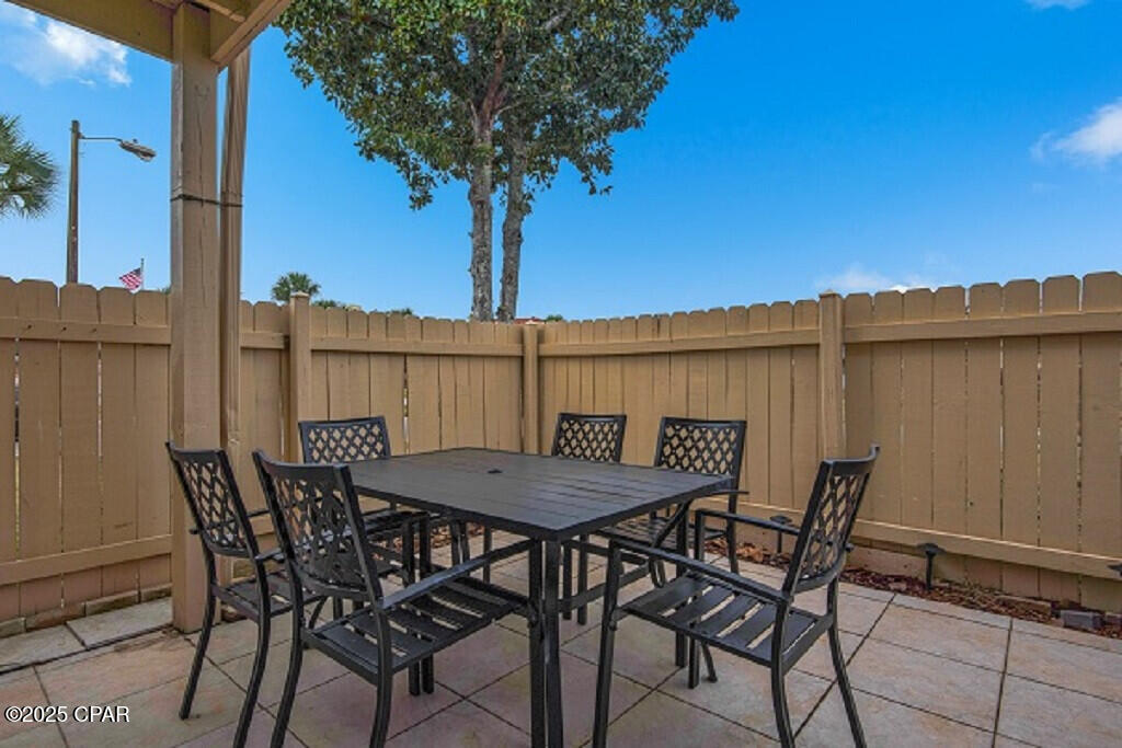 Vveordmfuipflawpmyezvh7ysjk6hbg_qpqr05ups40