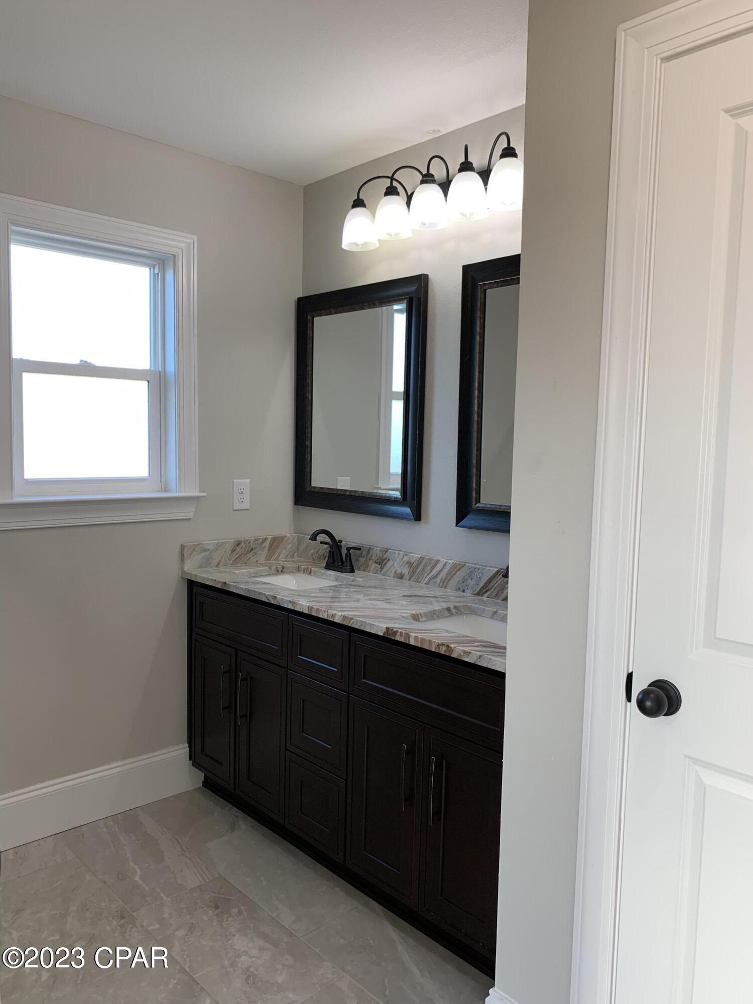 Onyowew5zmytv5exq2rlbz4vw0hscsd4kbnwq9_nvqw