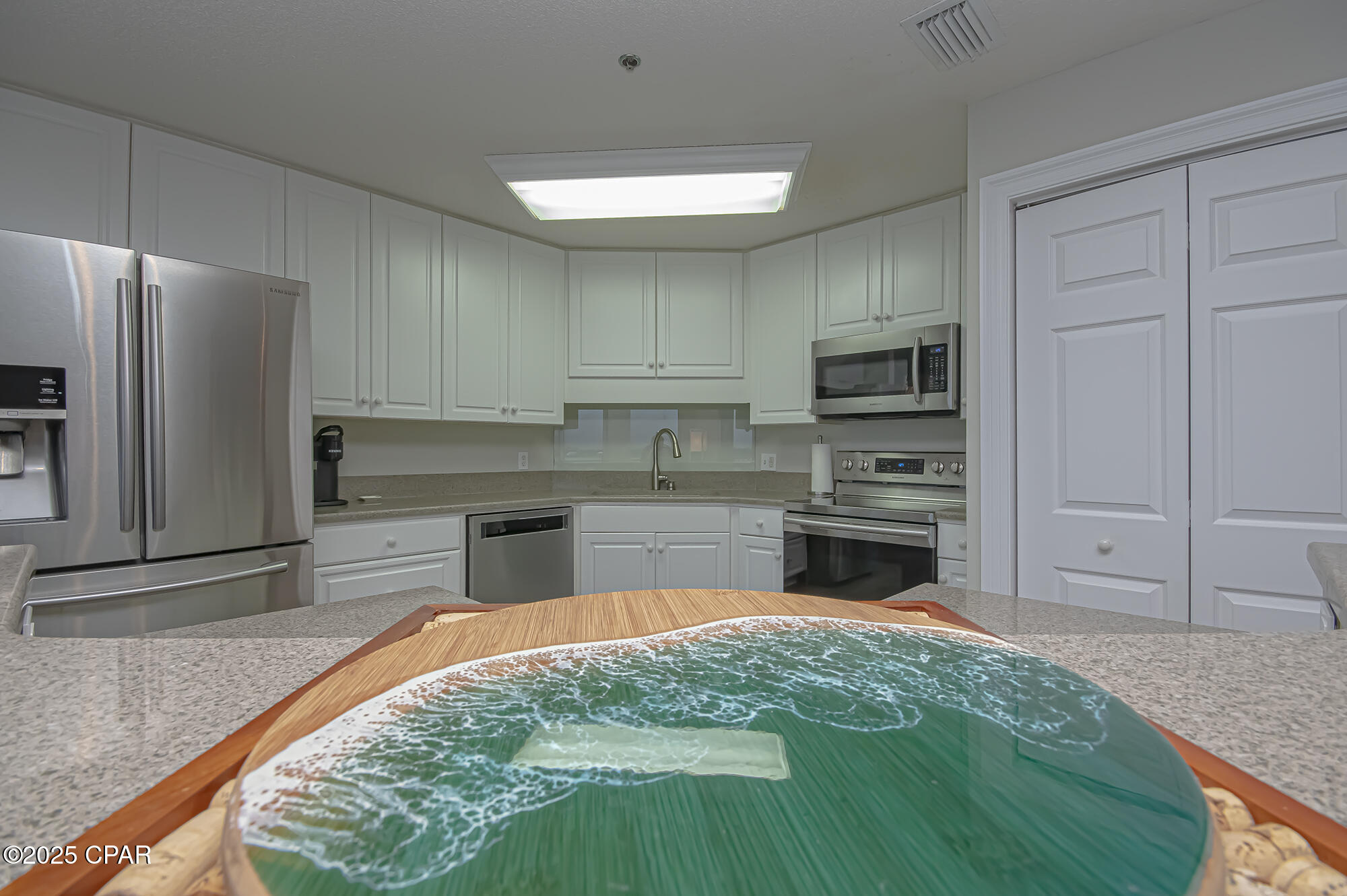 Ezijd 8rq3icv9 5g_9tbvqczcaia0qvbj Zabqnwyk