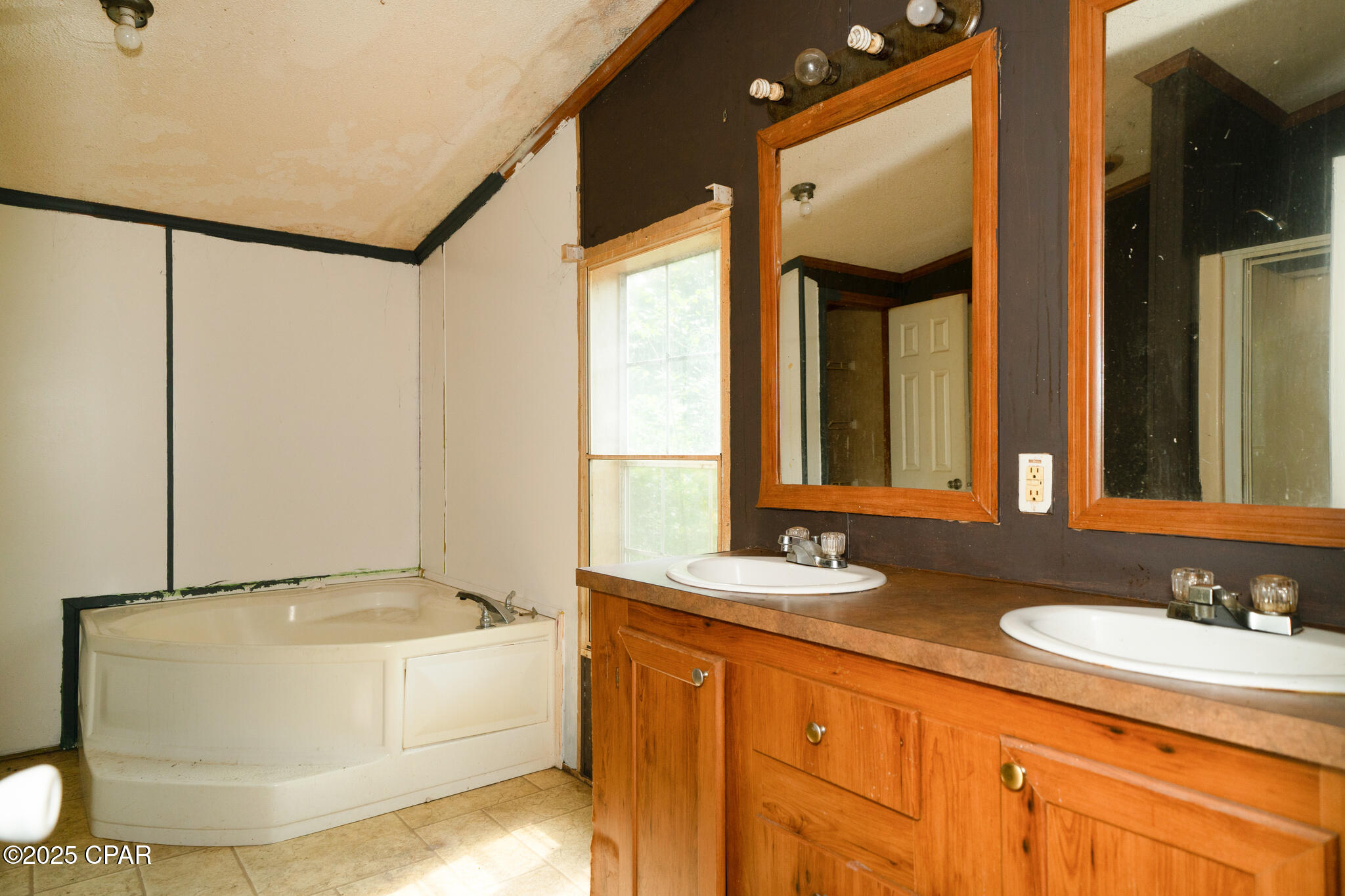 Image 5 For 1440 Jake Drive