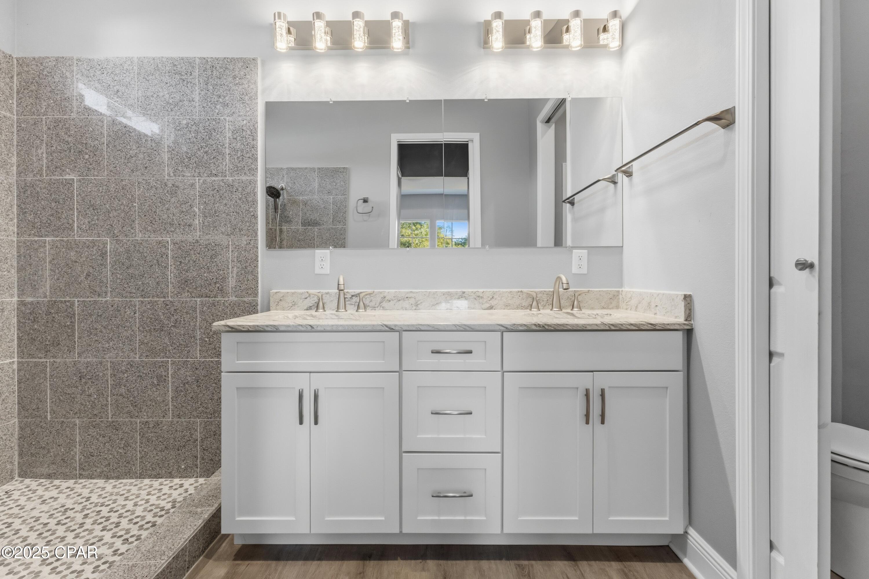 Soldro5ck736a Qbra6c6h0fbw5tra1fqxrddjiqxfe