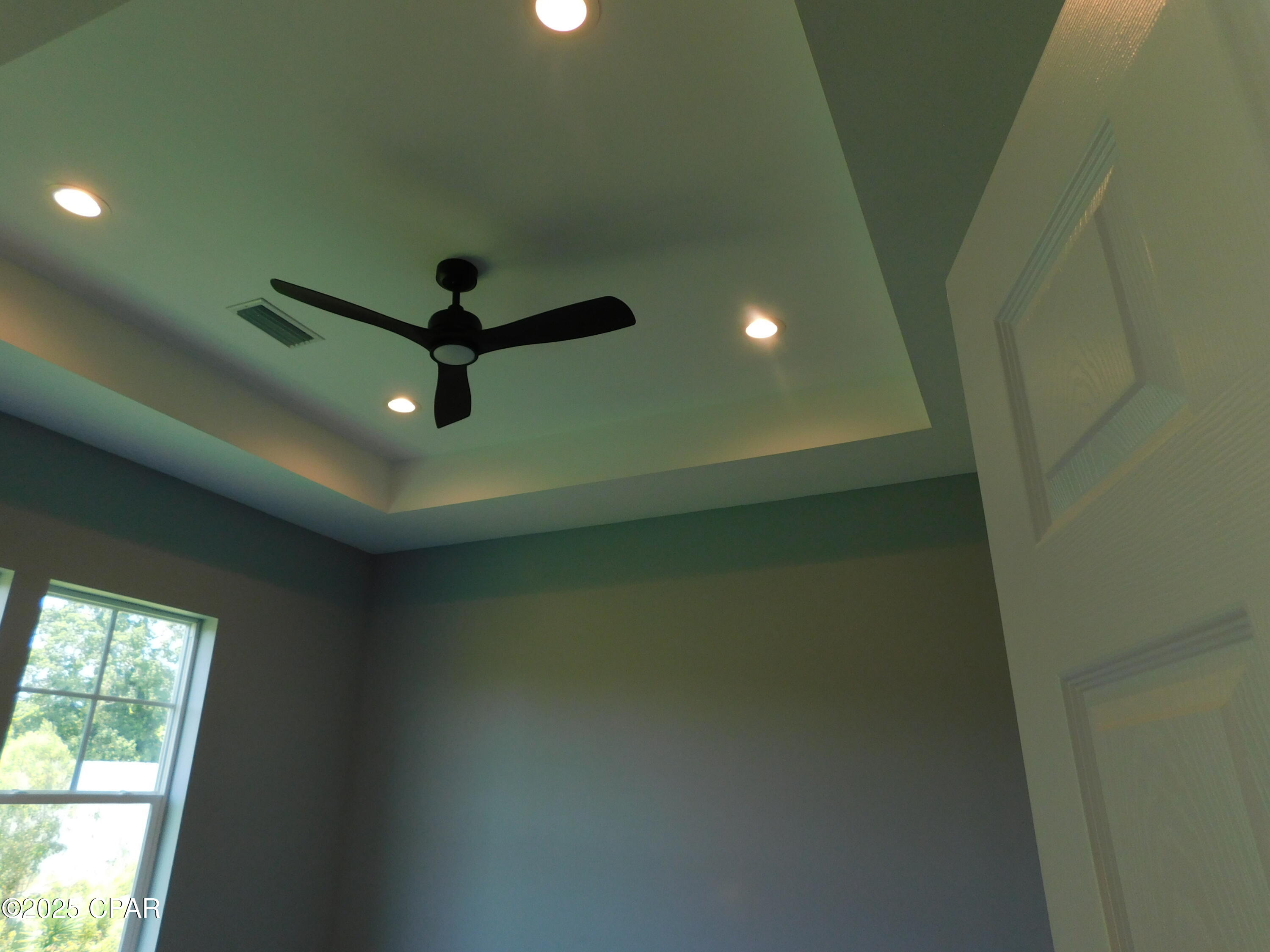 Image 19 For 2445 Mercedes Avenue