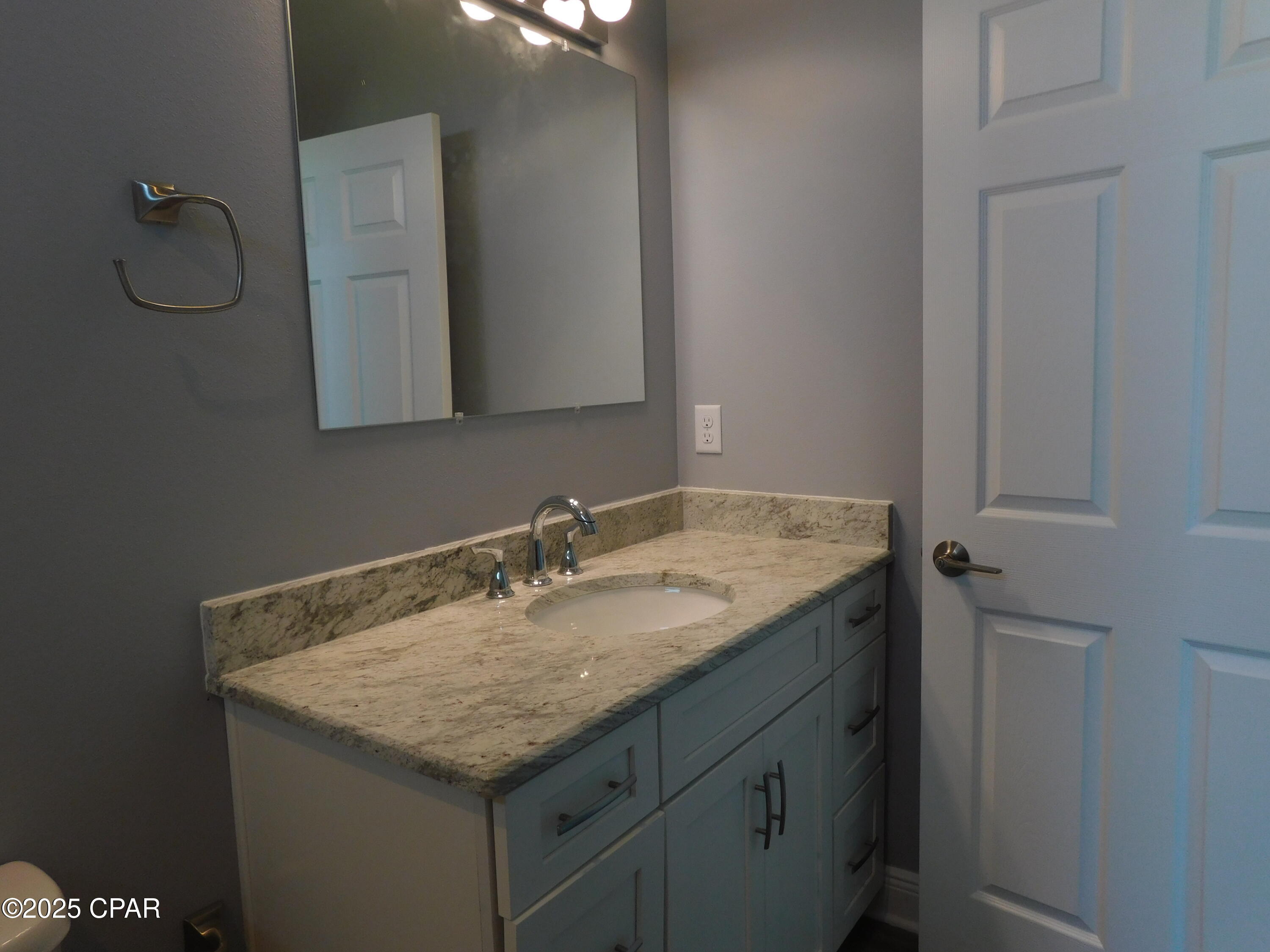 Image 37 For 2445 Mercedes Avenue