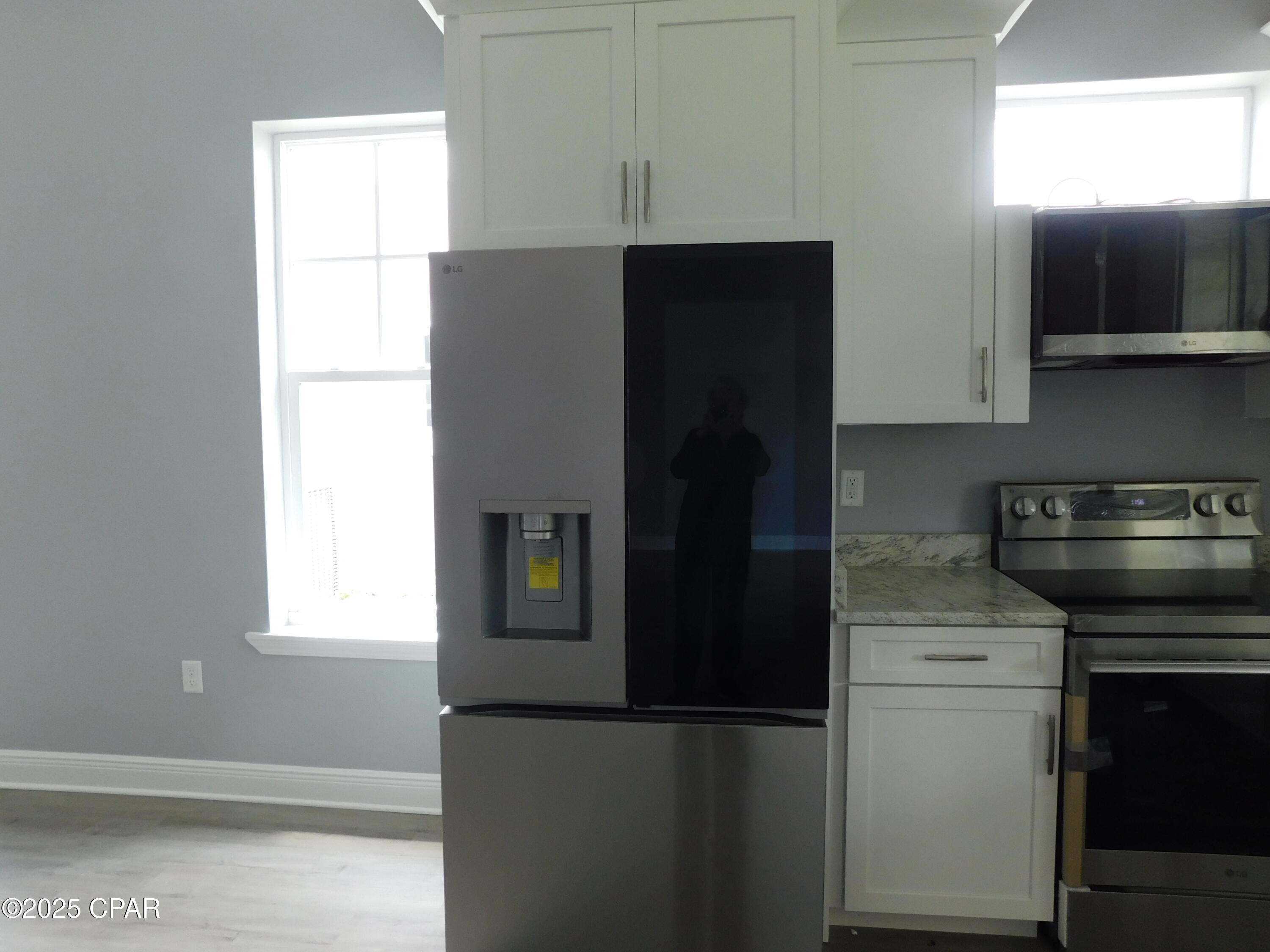 Image 5 For 2445 Mercedes Avenue