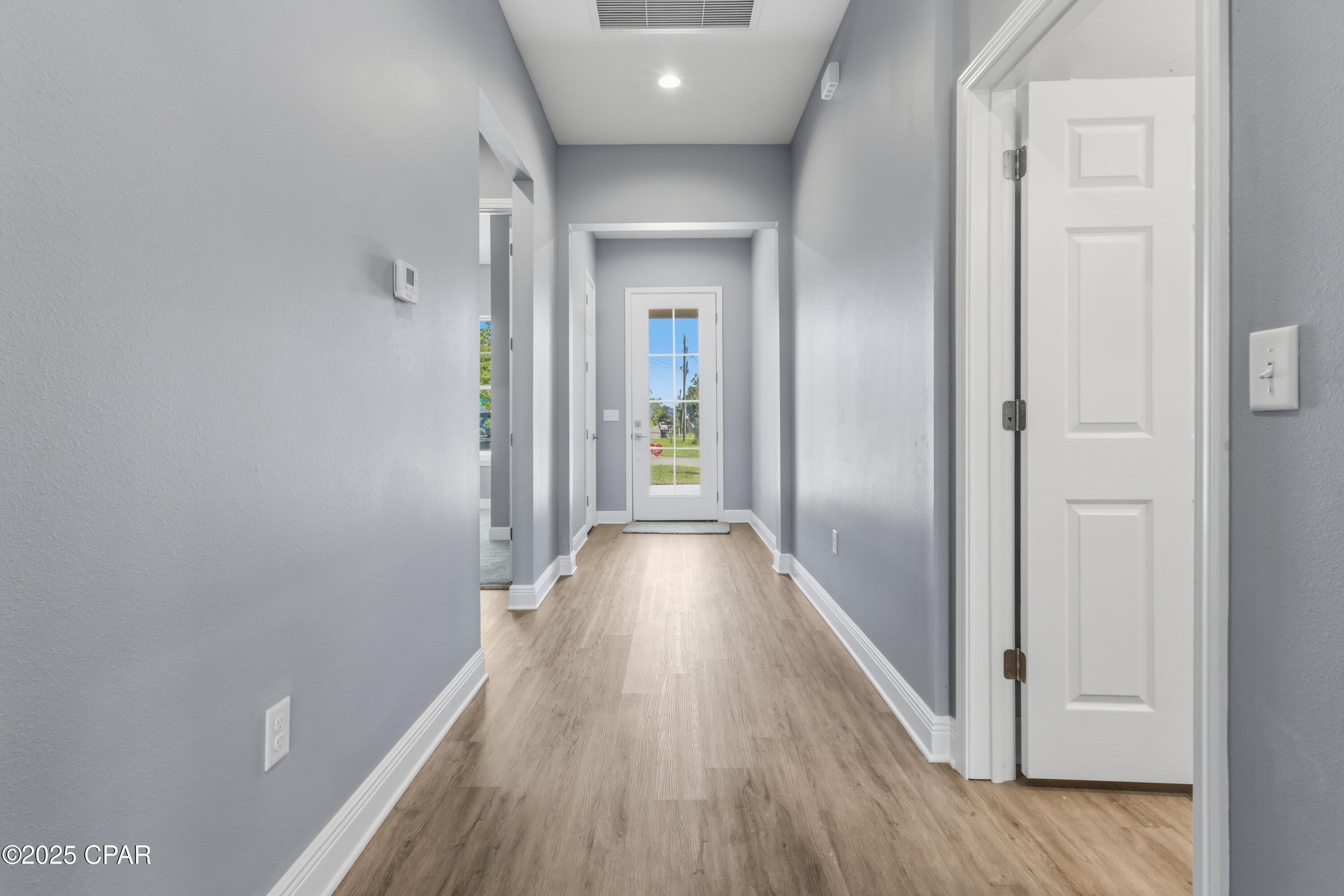 Image 6 For 2445 Mercedes Avenue