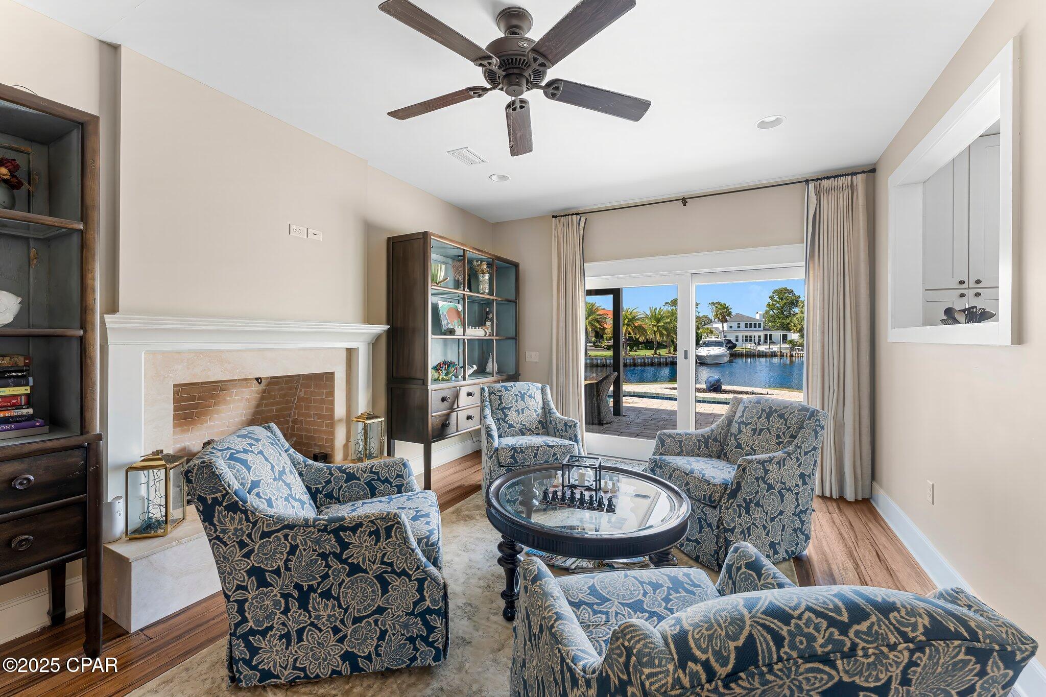 Ykk628xq0dvx J20gla2gbomguuimsahubhe672zi2c