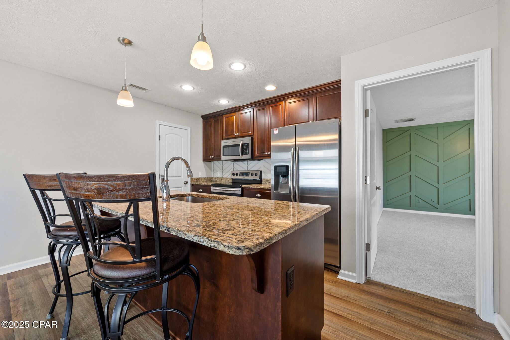 Bzfrc7dr39nkhvrhlbuydfjj9_zl79c9em_ghawgbf8