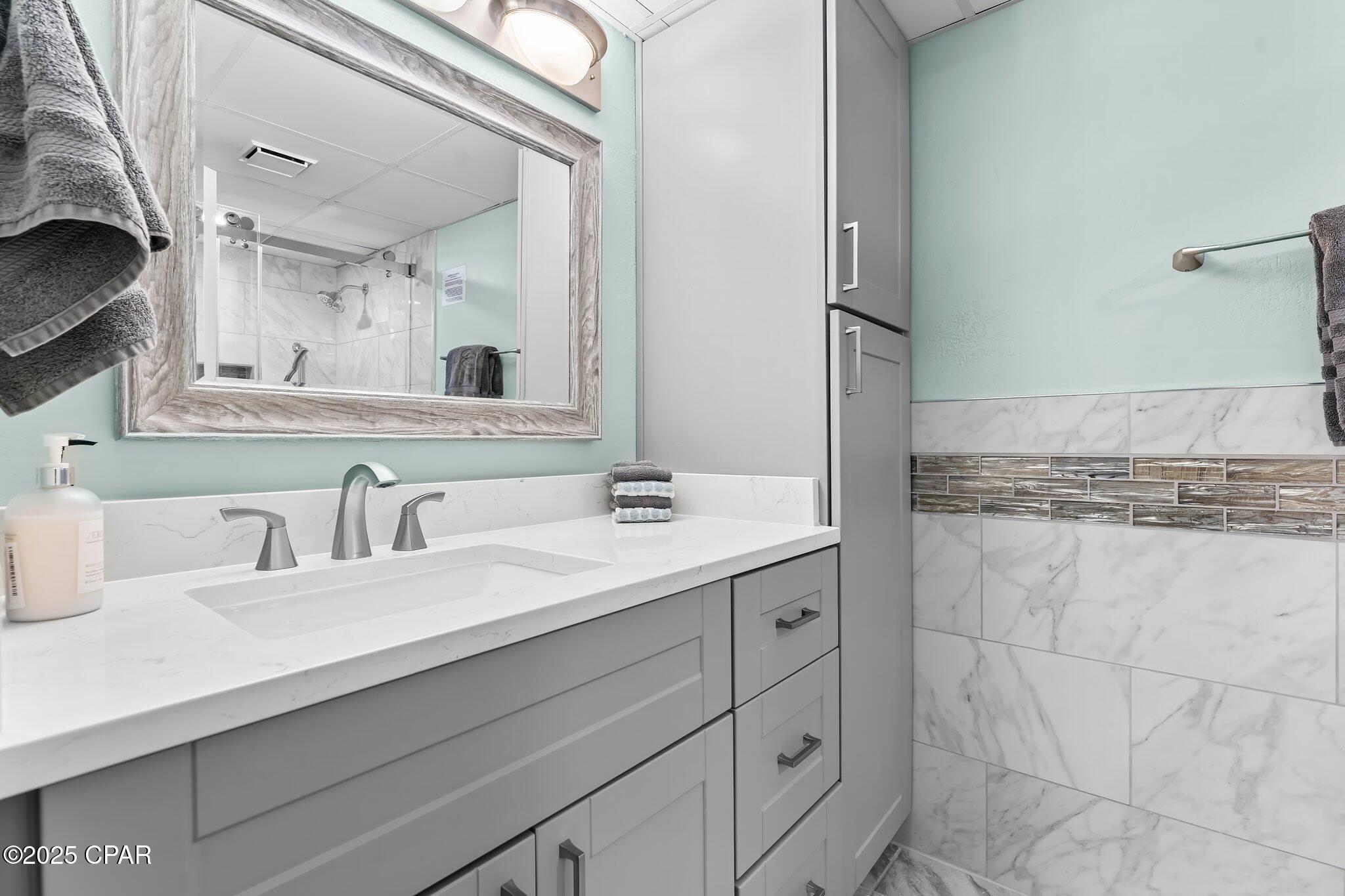 T_d6cujxtsrngdetfe0xw7c1pzil6ia9tftxnoz8kzi