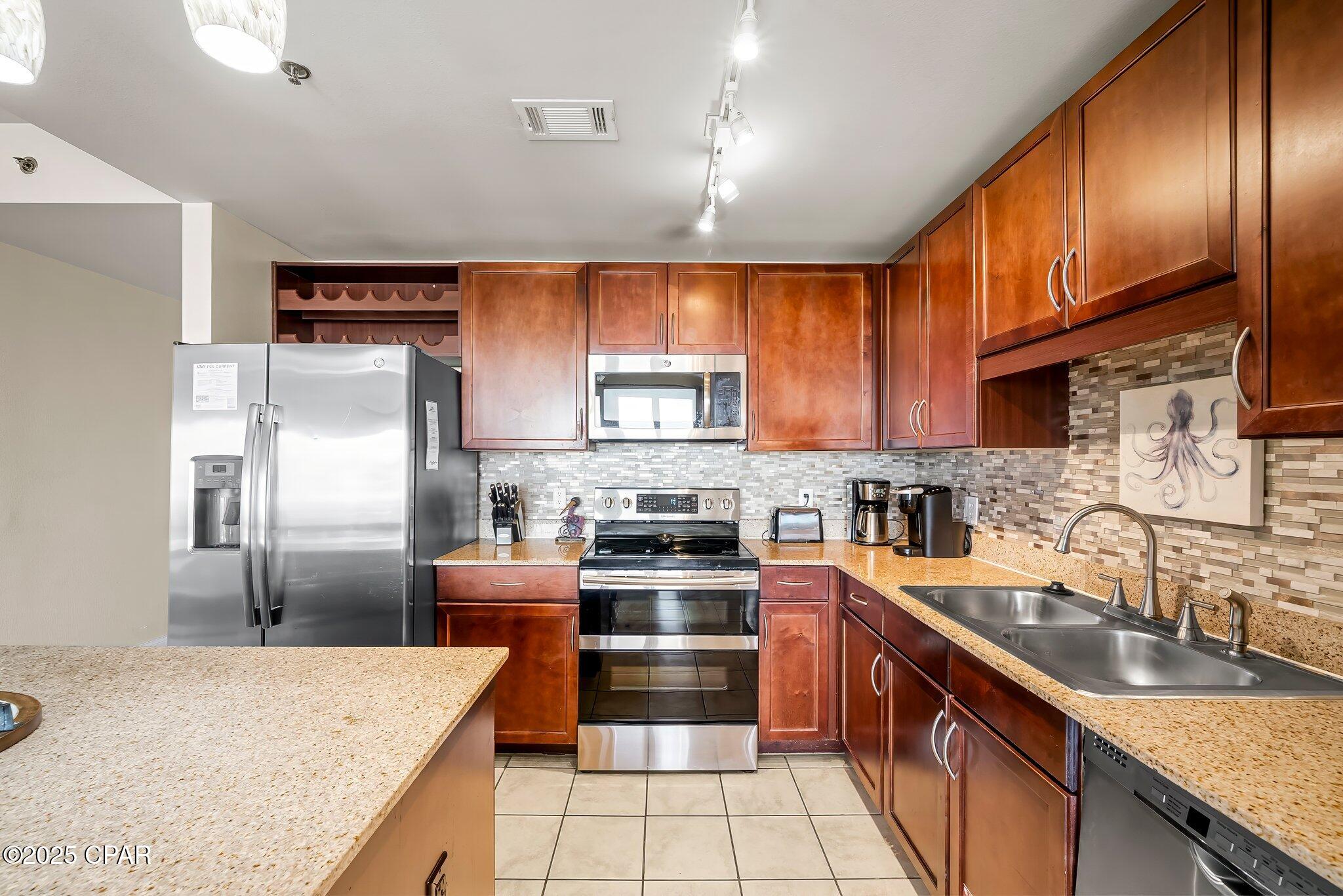 Larh5uctguubiyn_tdejxo02qwyfoc5na2u7wov4rs4