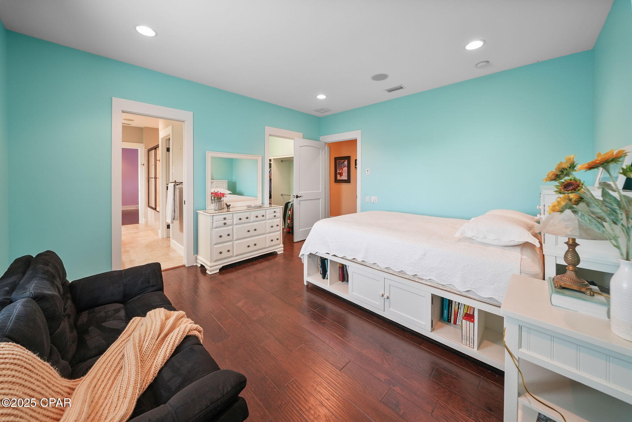 Uumlafki6n3j7sl5o1axczg3c__mff8akswuqya7zbg