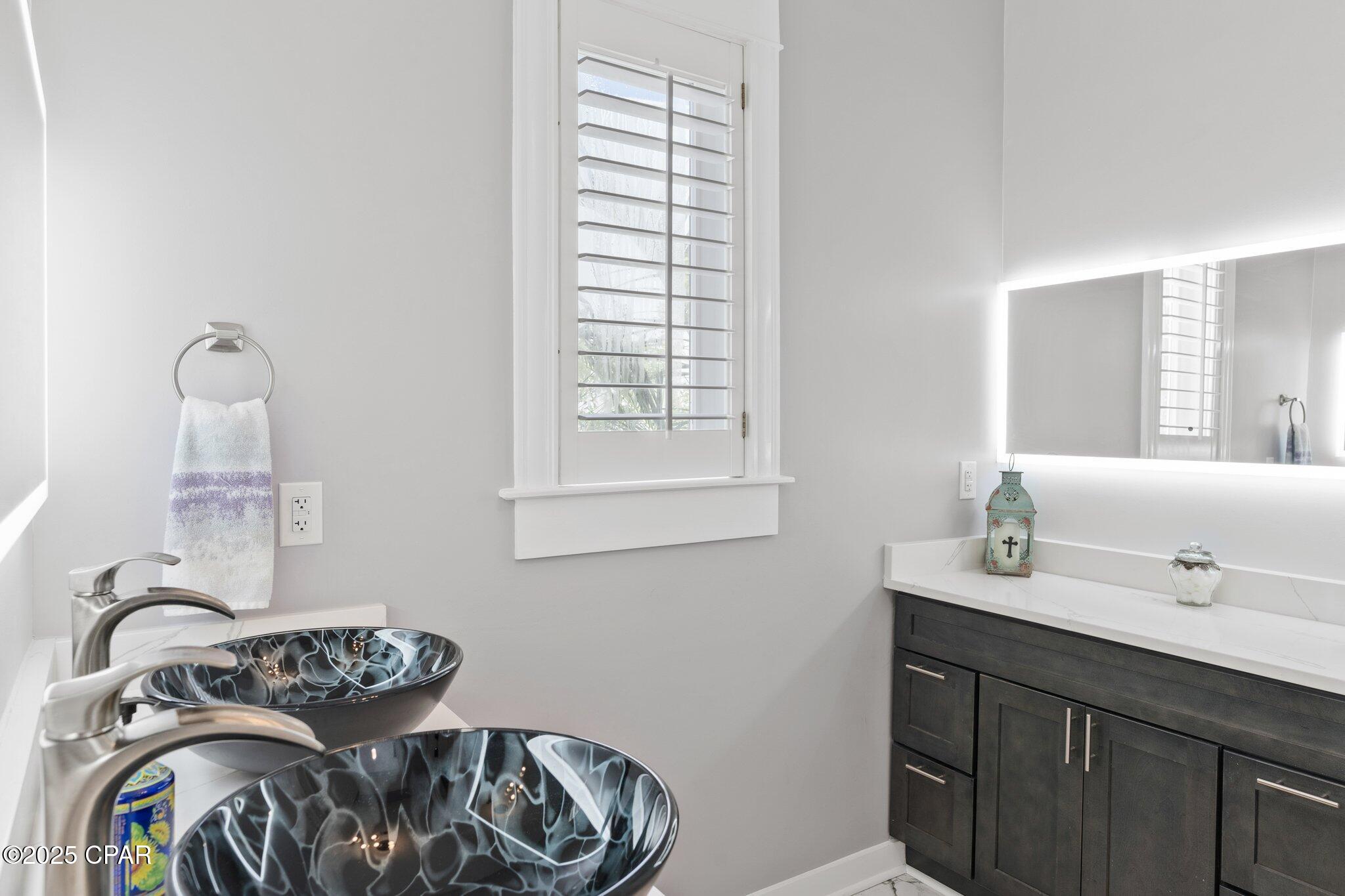 P_myevnb0g6gbmgmzmxkntrqbwfoy 2ubj4lwrclch4