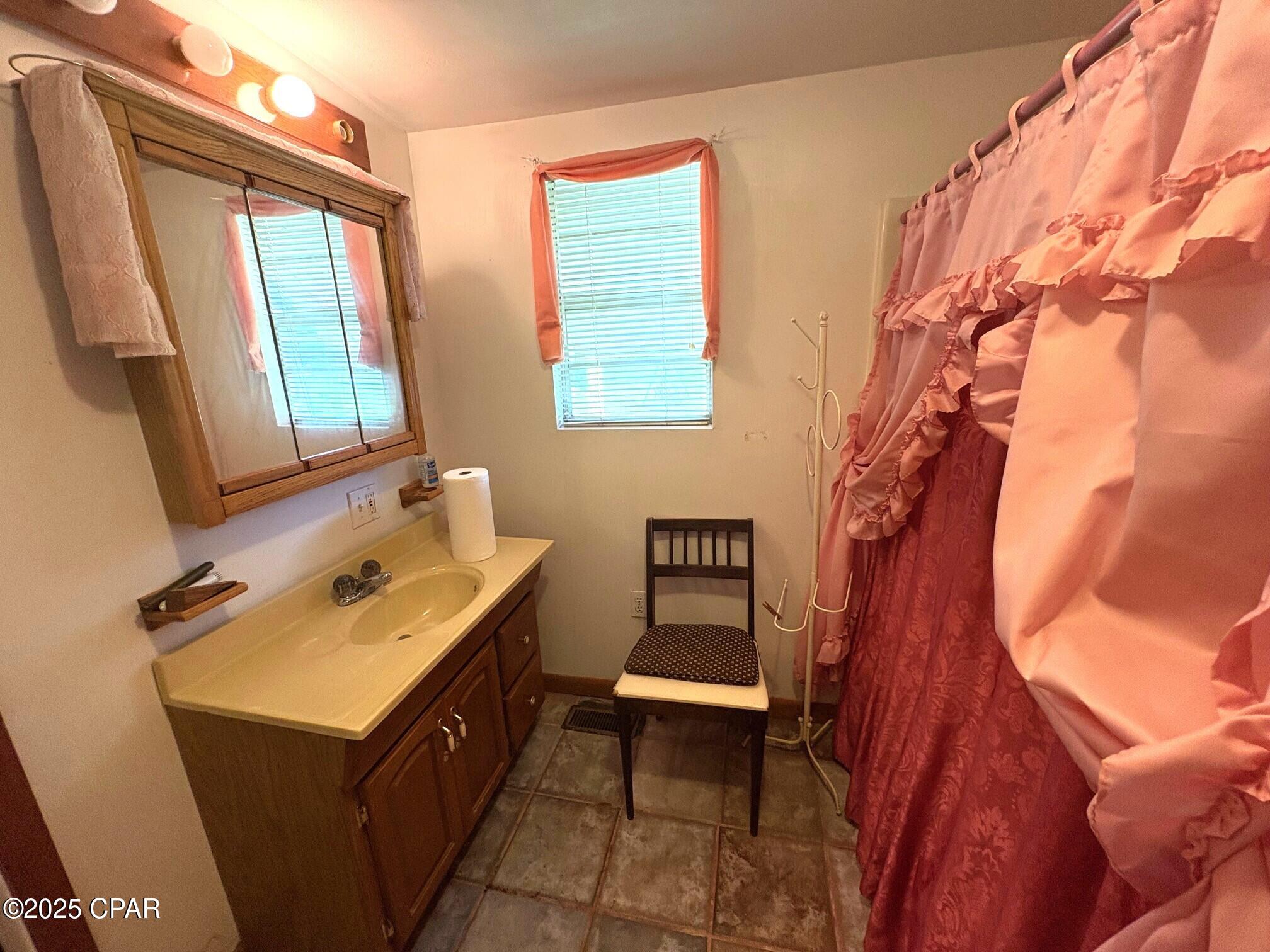 F_dbbvamnk2igacedo6vg8m9j 1gzxu7wizsvsypzko