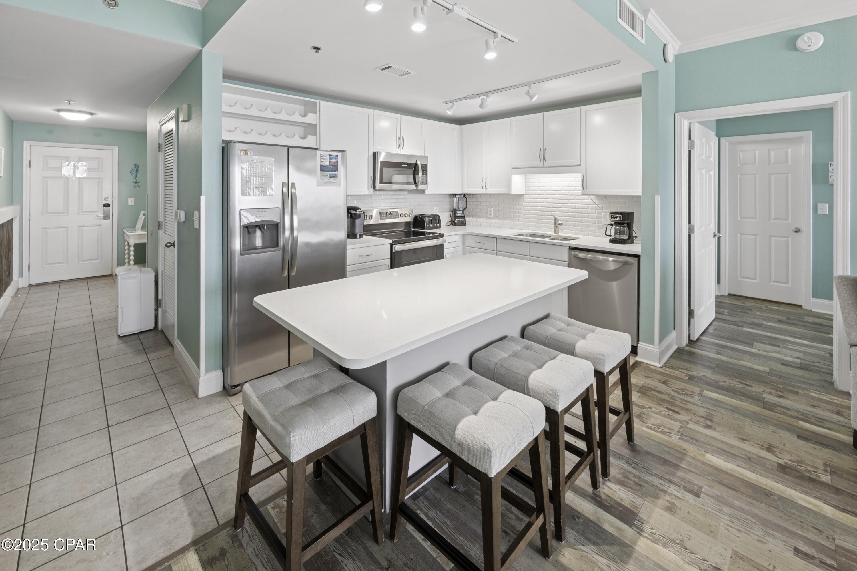 Image 21 For 9860 Thomas Drive 1825