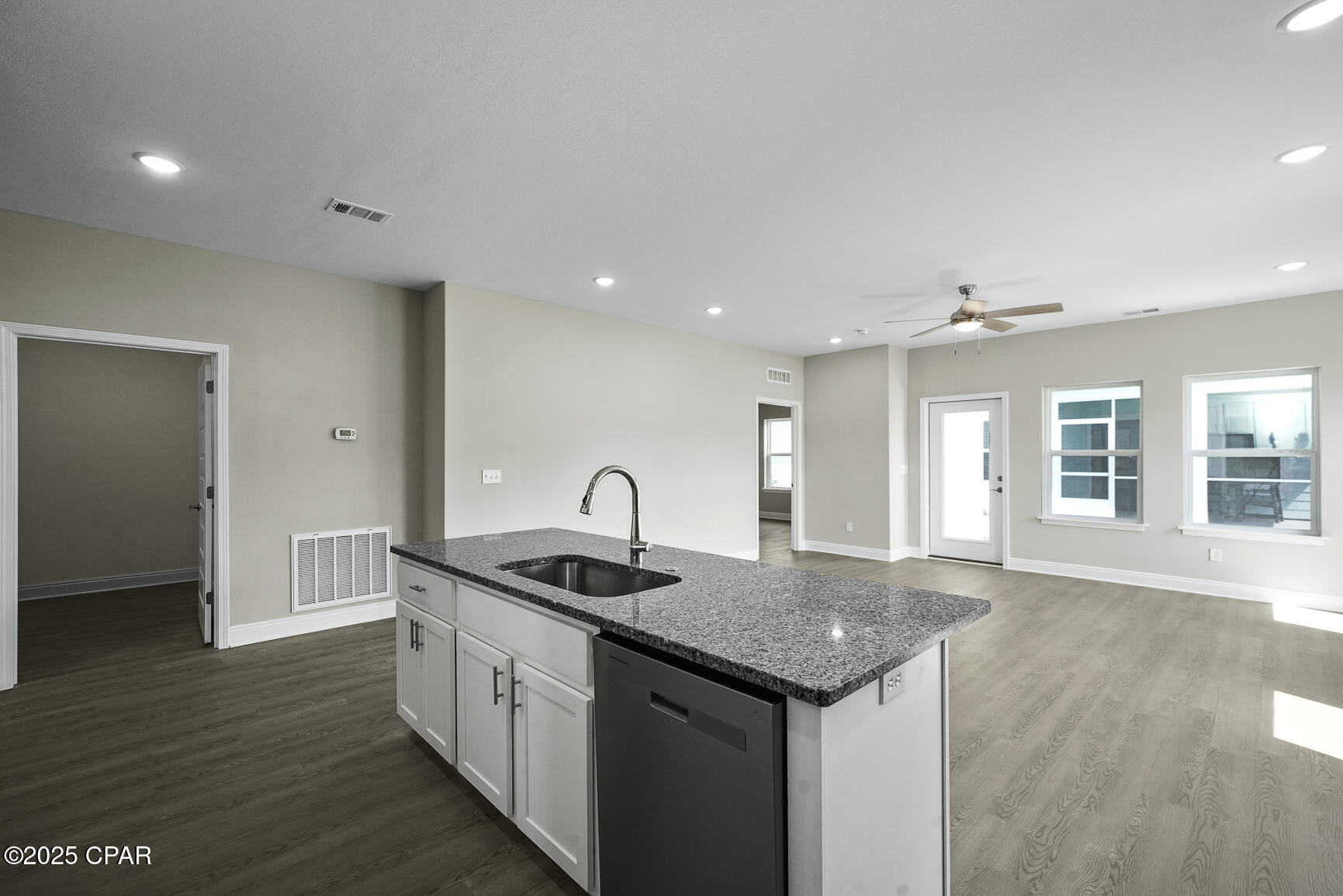 Bjjygq9_grefd4tjb0v32wfaaf2aixqnrd7yqj_ggxu