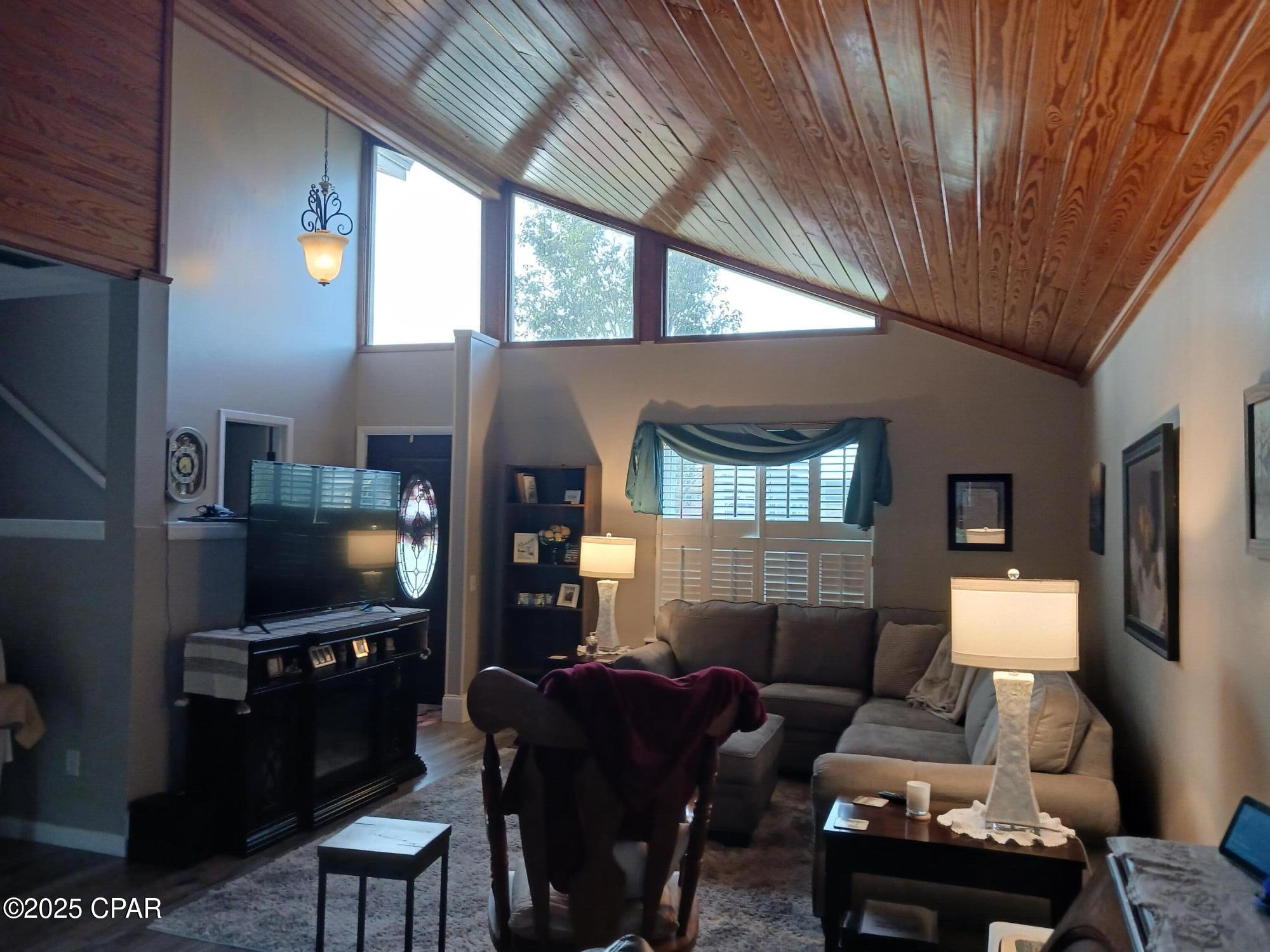 McR8qlvn5ox9bd4_hrb5zdsnr4qe9_wzdguh6z3da3w