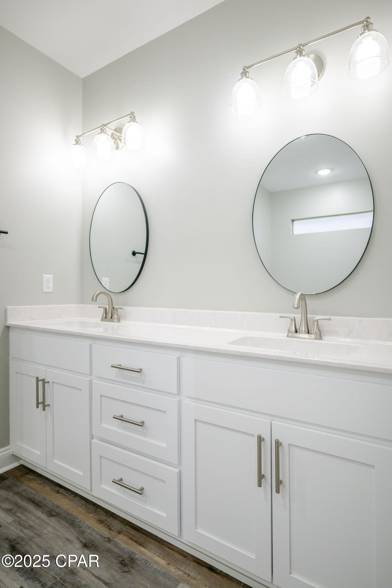 Elw1jhsul4isb78nhjcqomg7iq4mbkjw7iba5elhvo4