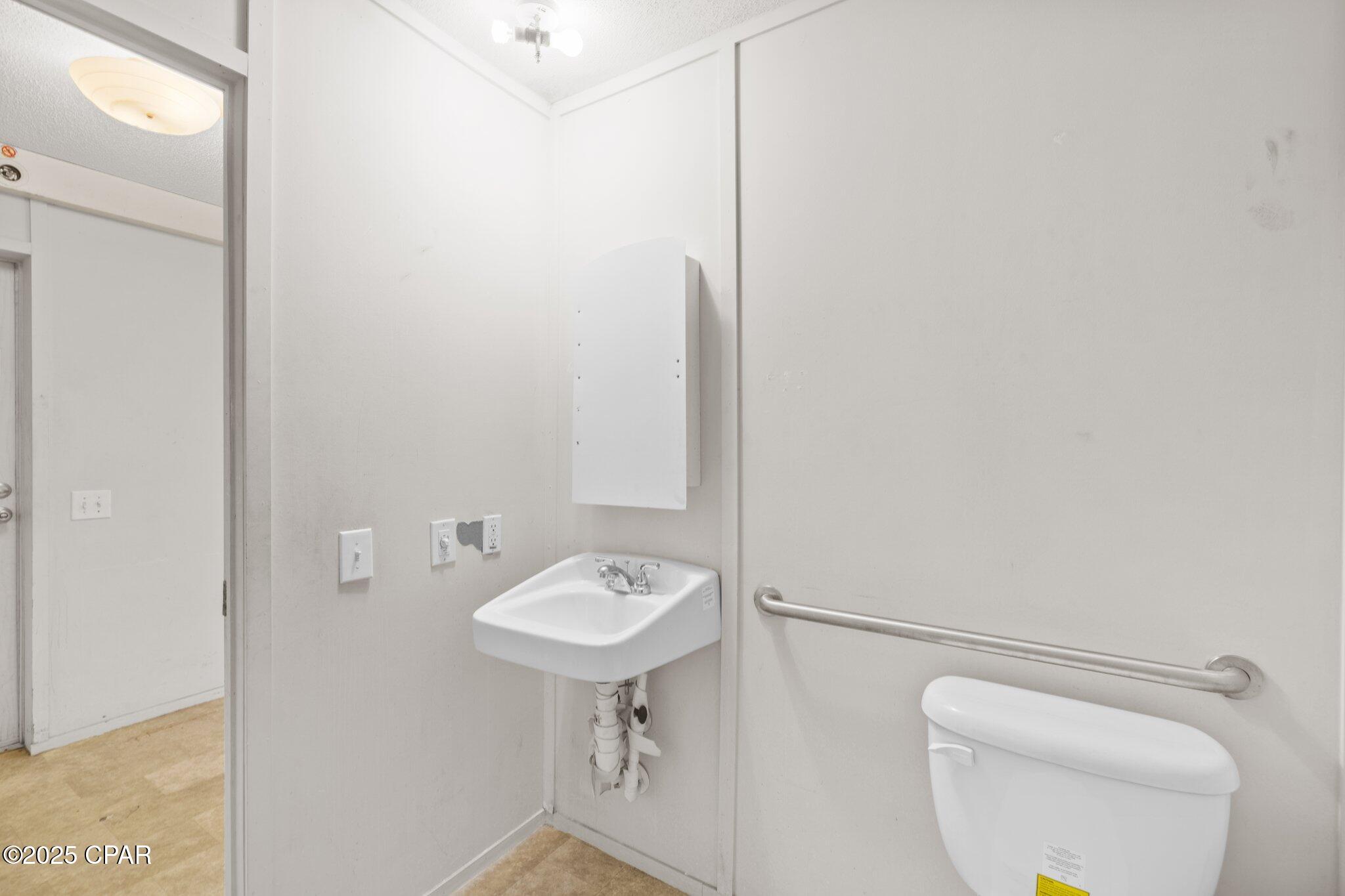 Jpgvnftlc843t2x1_4nmll4plxpkckhyupevw74a Km