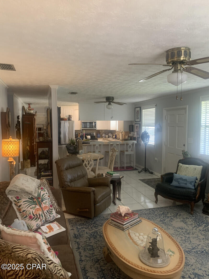 Pb2gp_luxmnlww7bzcphf4xoyhho_uccsalcjotrth8