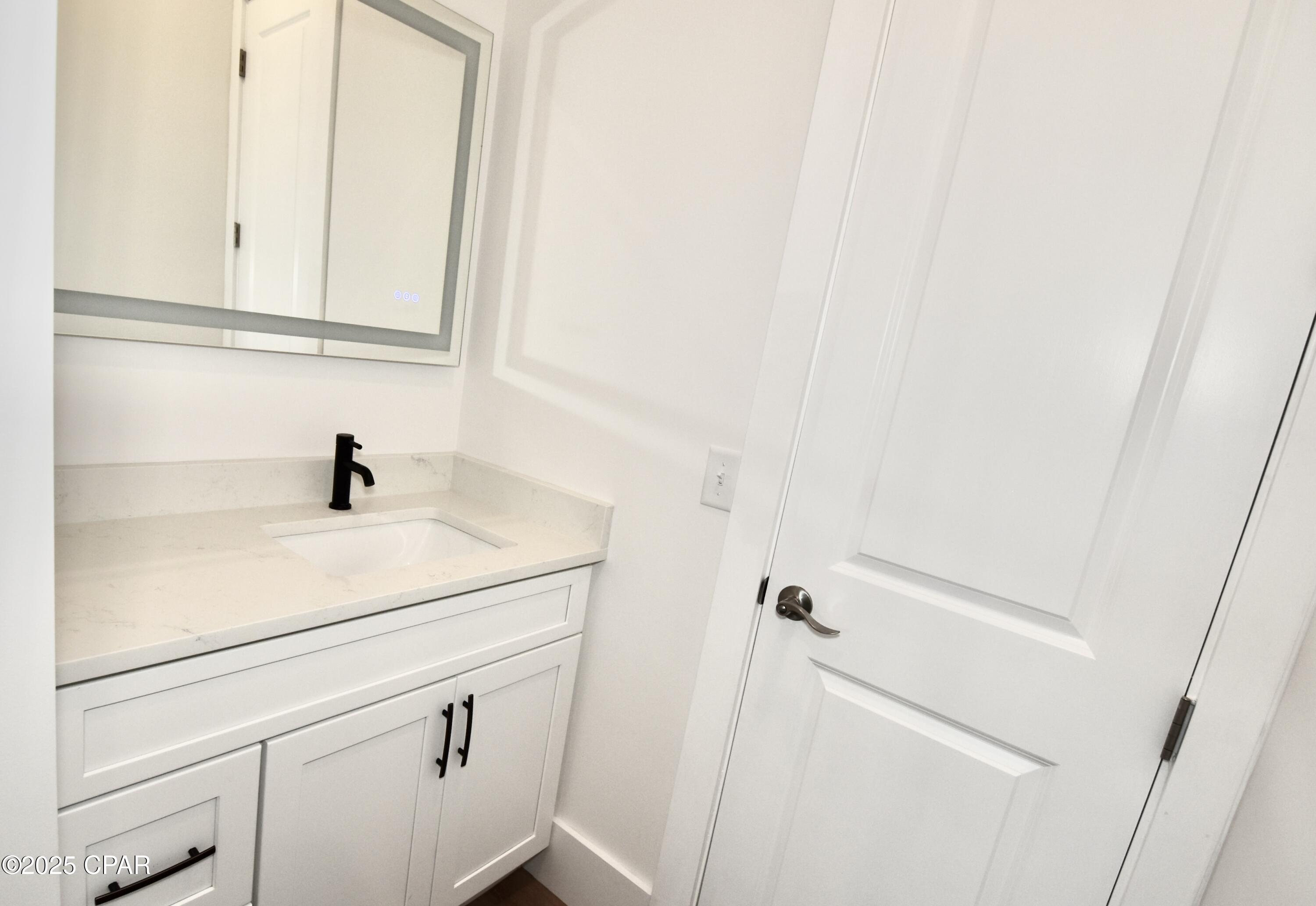 0iqbay9nq8r1cgjjf2bmhn9hbxdsvsv5noa Wx8nps0