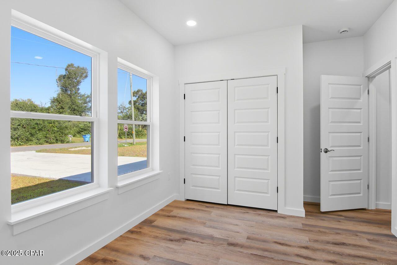 _em3uvfef9eyusdowrvv Kgq X9wb9hhc Ndfmrighk