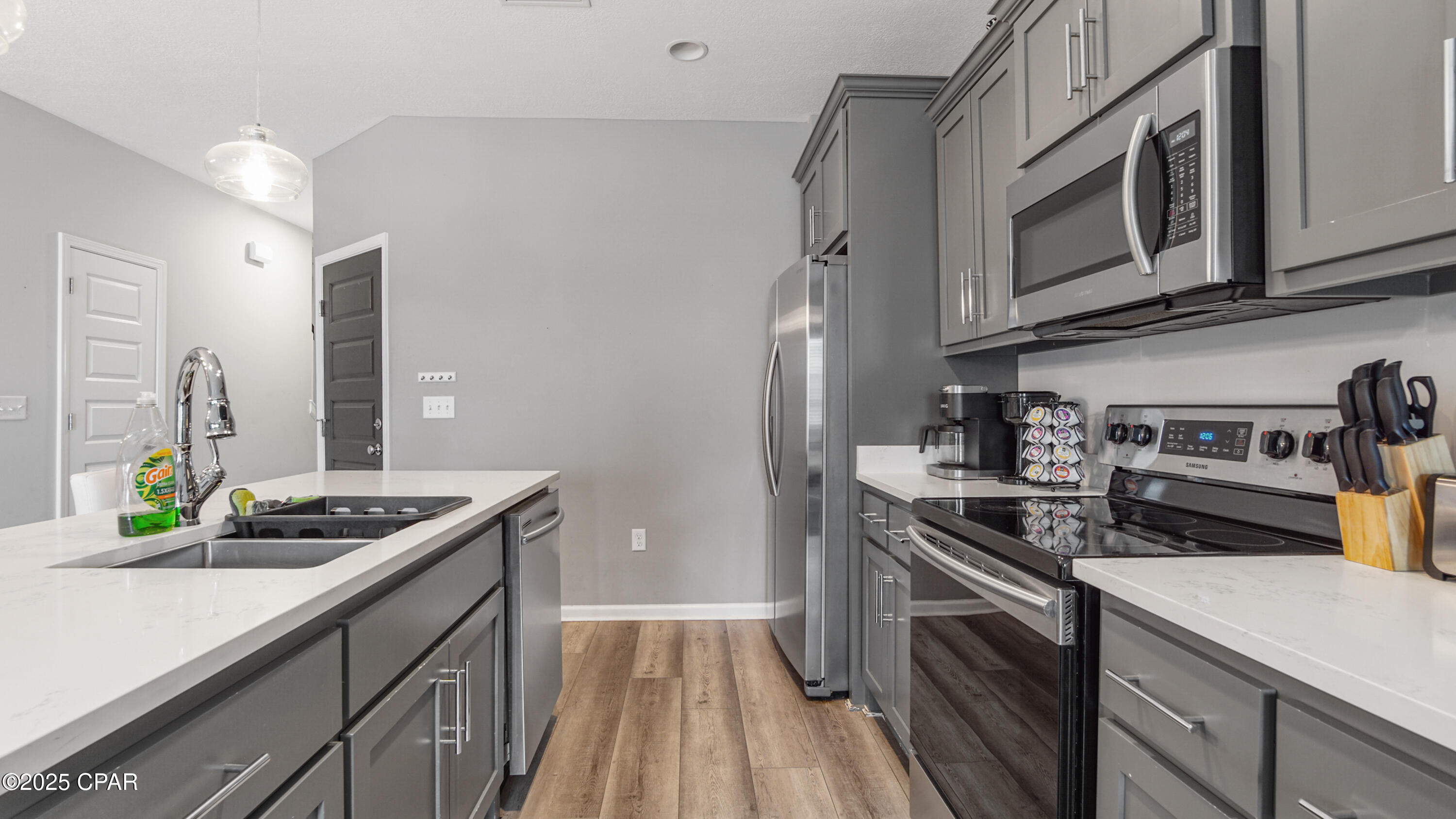 C_bd2o38cvbseeho3lebuuqi5mqn_x7syjrjrti2zhy