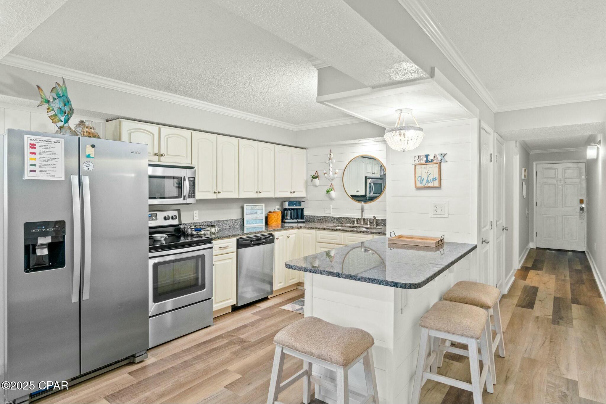 Image 4 For 5801 Thomas Drive 301