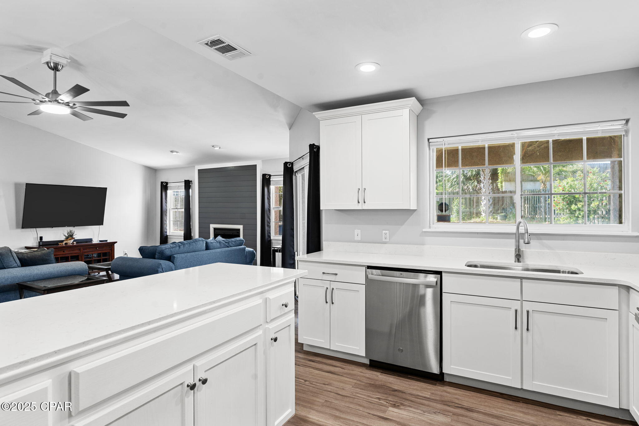 Bm12bsn4cil1hbdyfg0pmh3j_6jao_fuw1eghrv6oxy