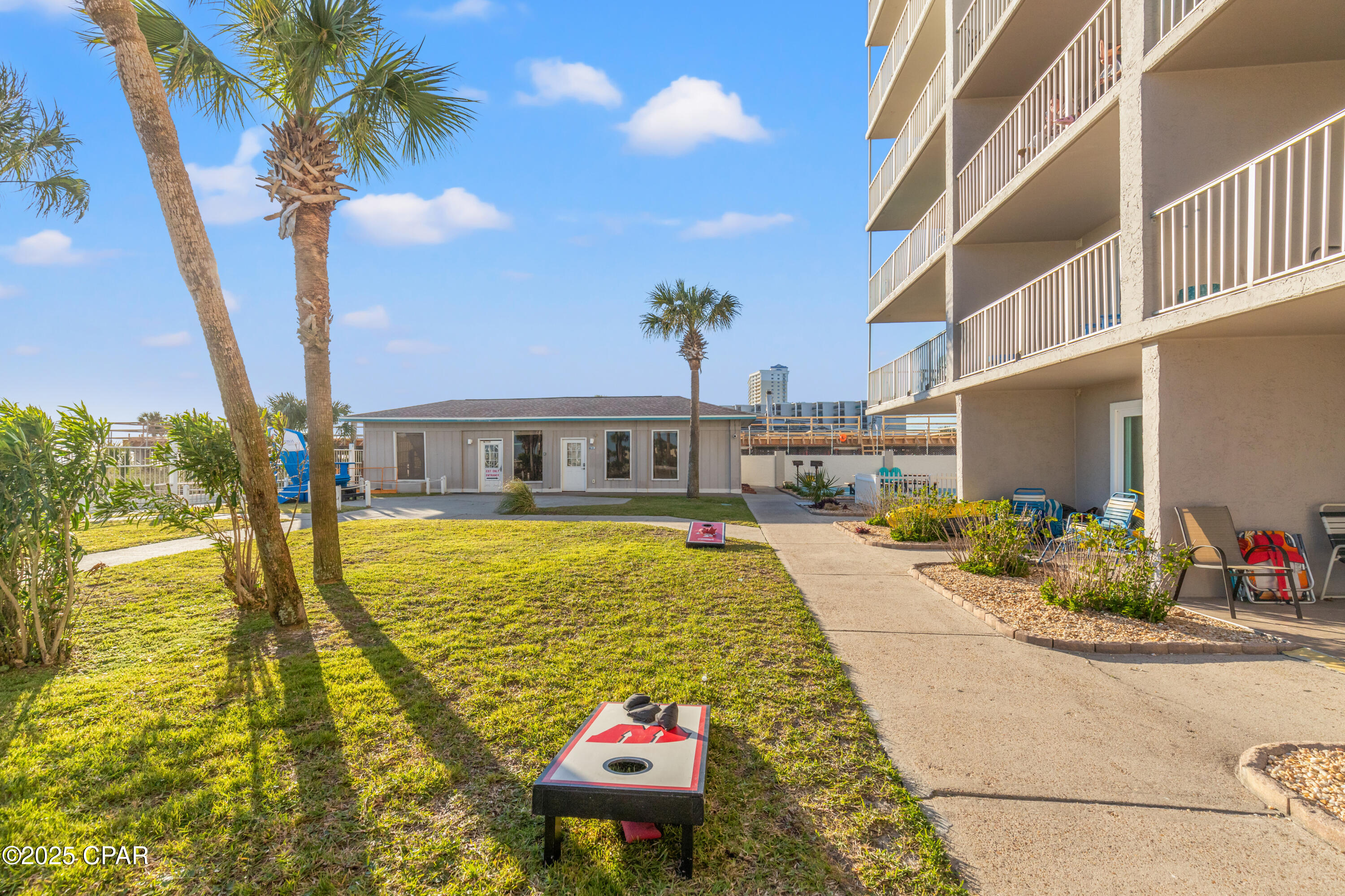 Image 31 For 8743 Thomas Drive 518