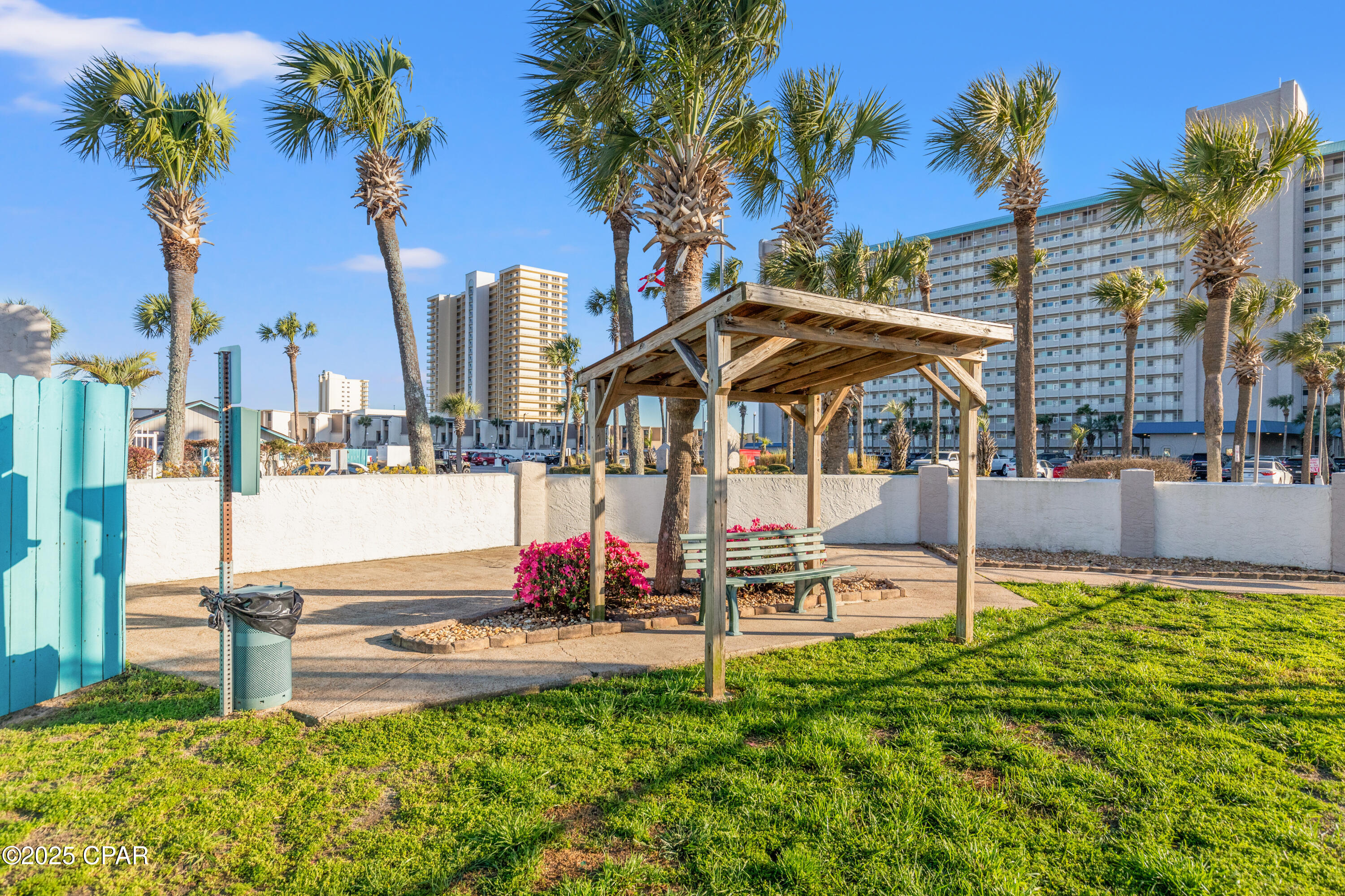 Image 32 For 8743 Thomas Drive 518