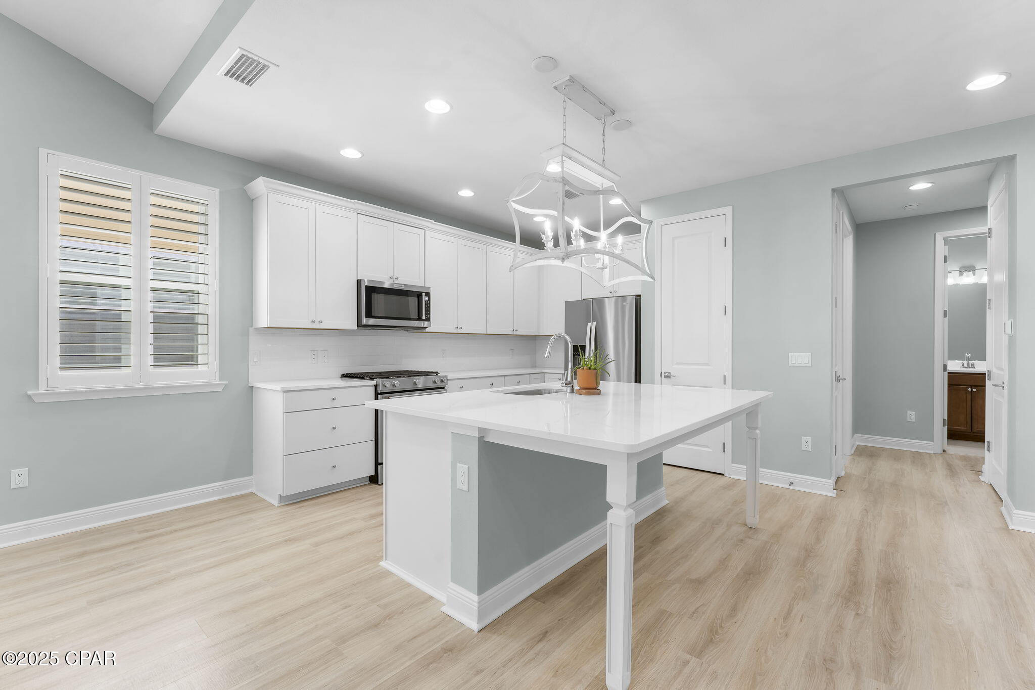 Mreubwwh3xazb_grzuai7p 9a5l8c6ffrlfxu18m3ro