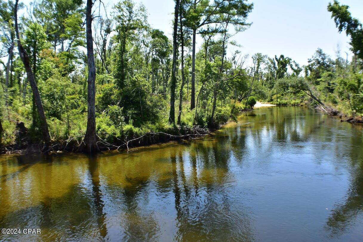 Aurhv7_eczvb_wul8j 4fytmhncuicdtin3c7hzso6u