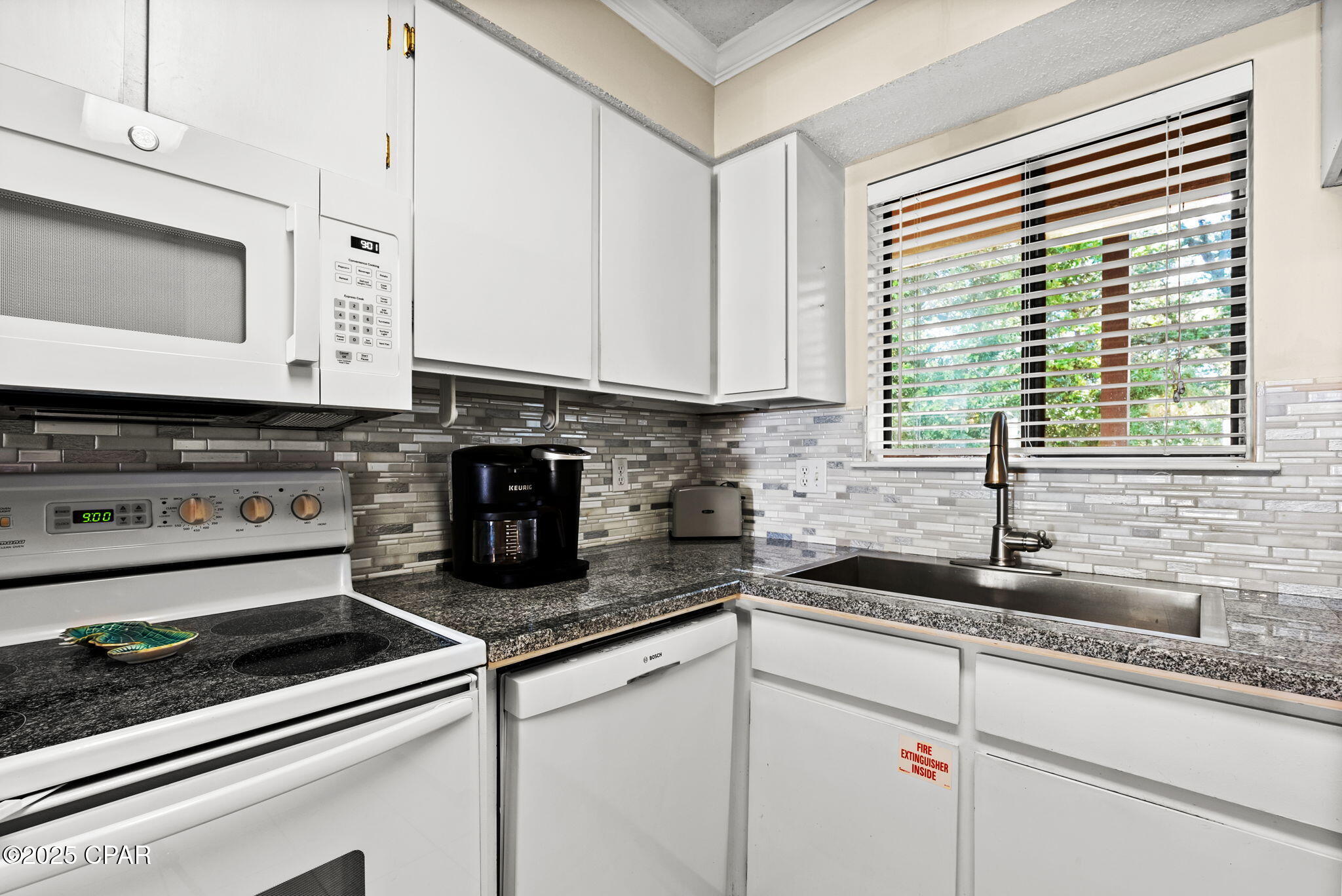 Image 10 For 17620 Front Beach Road Z4