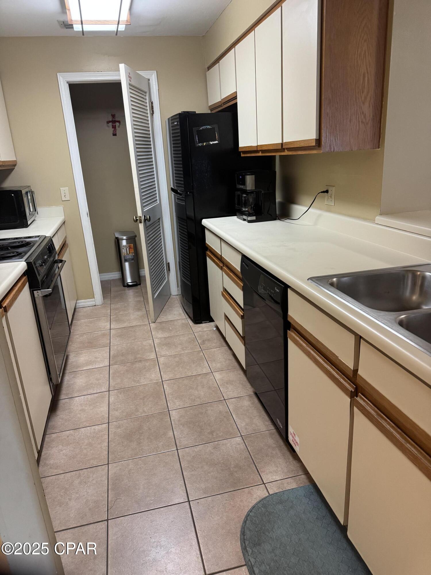 Syj00yvluxmveiyvhbudtdqbmgktzzwiwumua0kgpcw