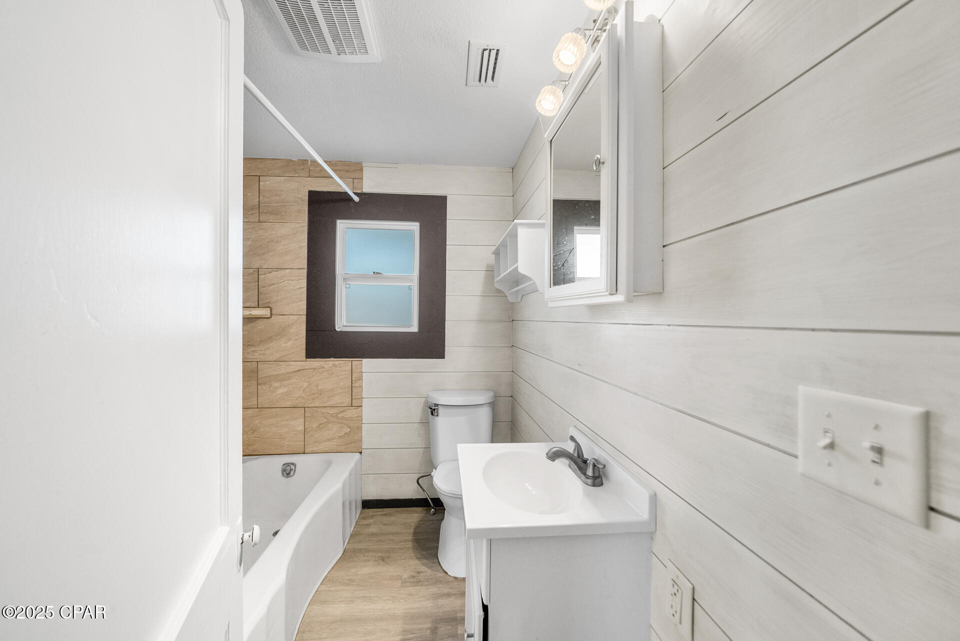 Lfzdh4floroveoakl Q5rkbqc_fpzmjbch1ejugiiy8