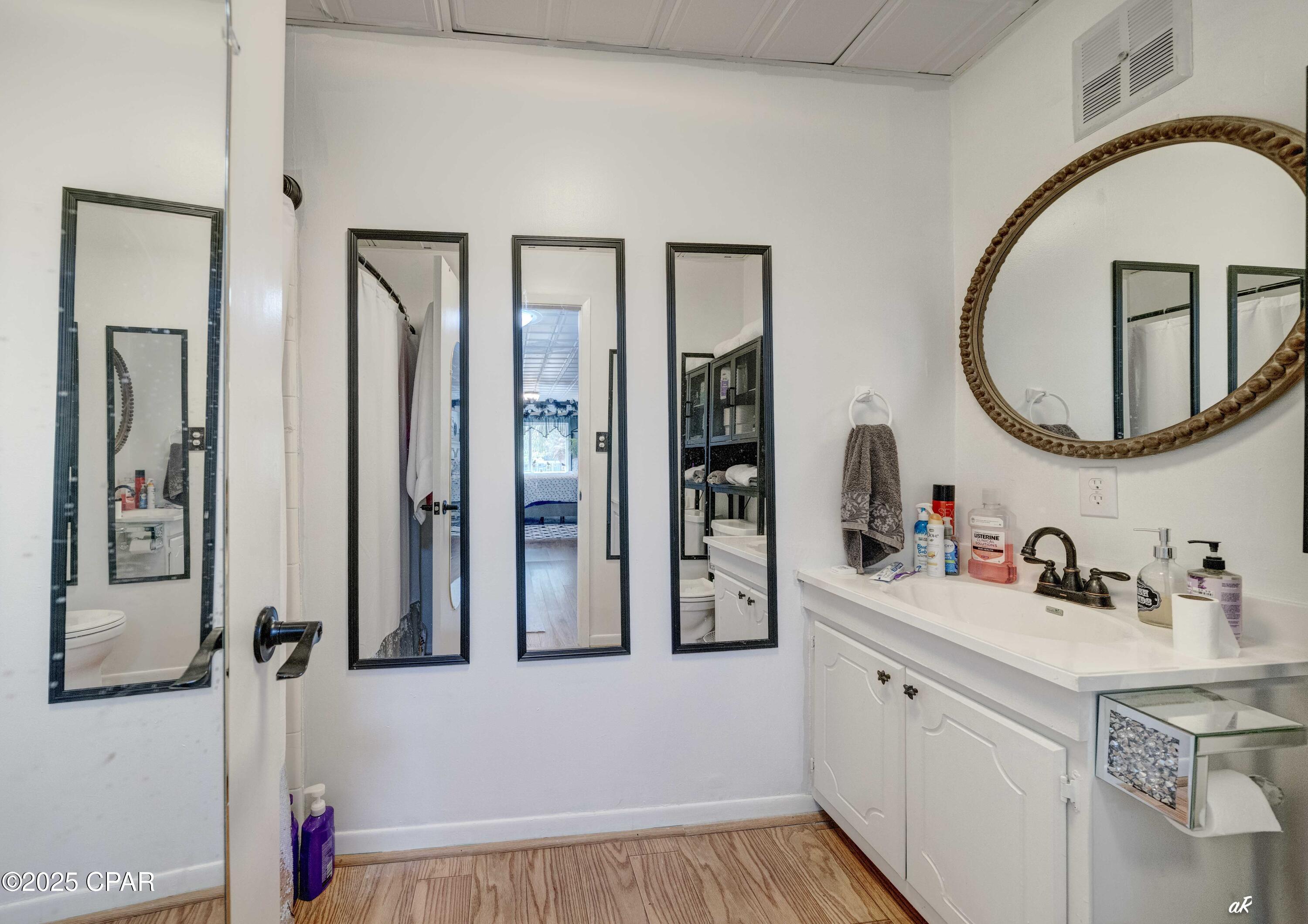 Image 14 For 105 Allen Avenue 65
