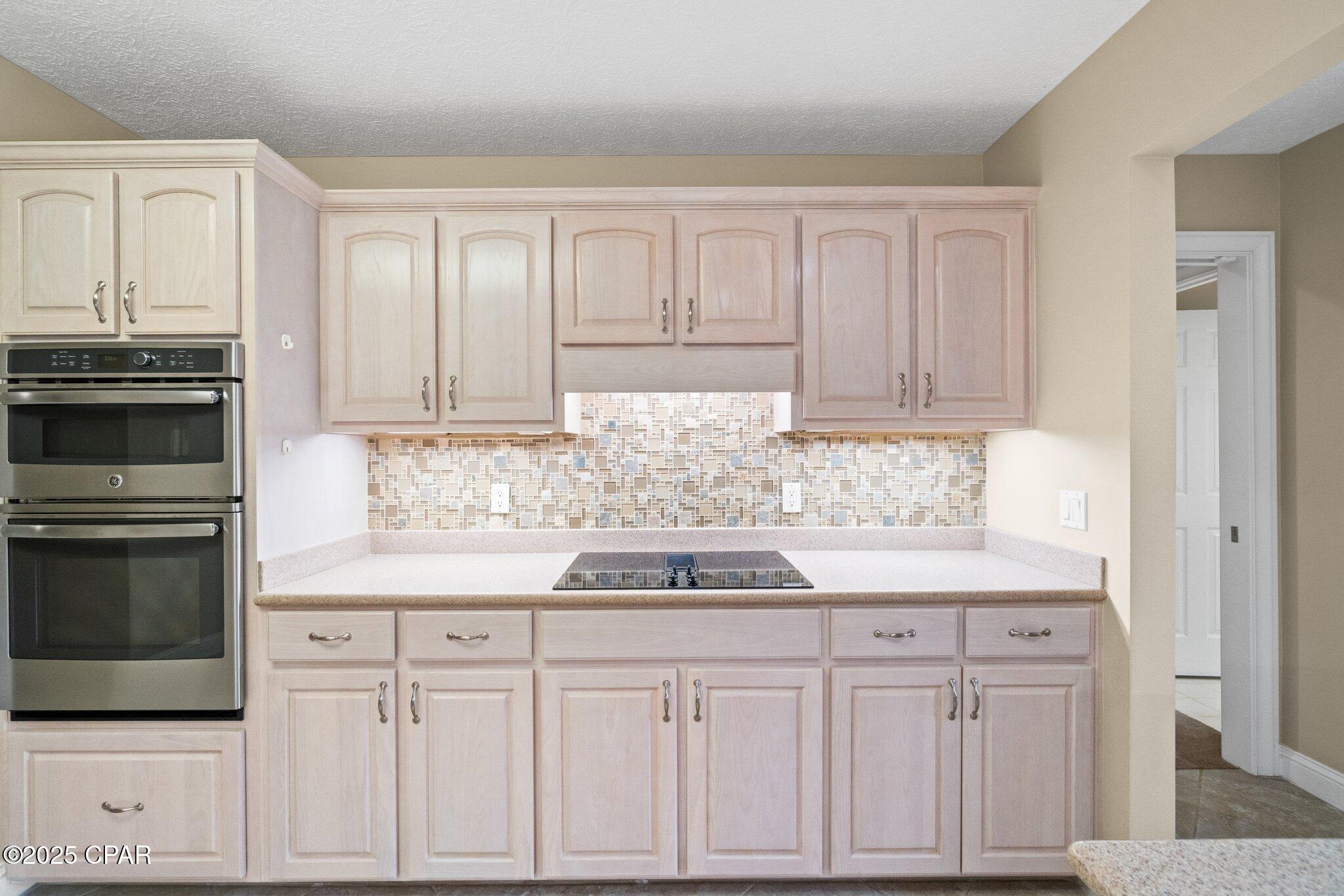 Image 16 For 106 Queens Circle