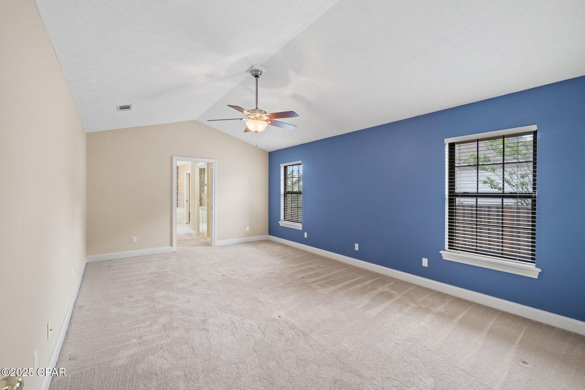 Image 35 For 106 Queens Circle