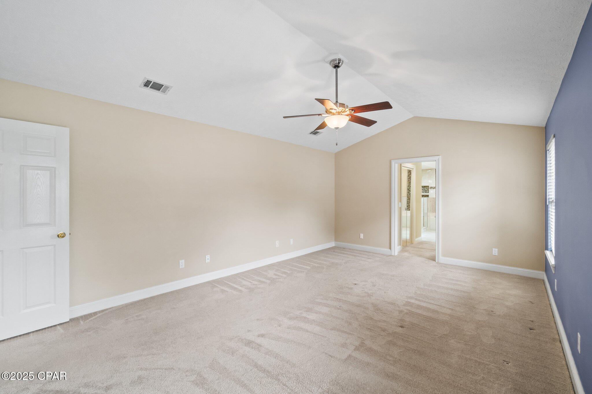 Image 36 For 106 Queens Circle