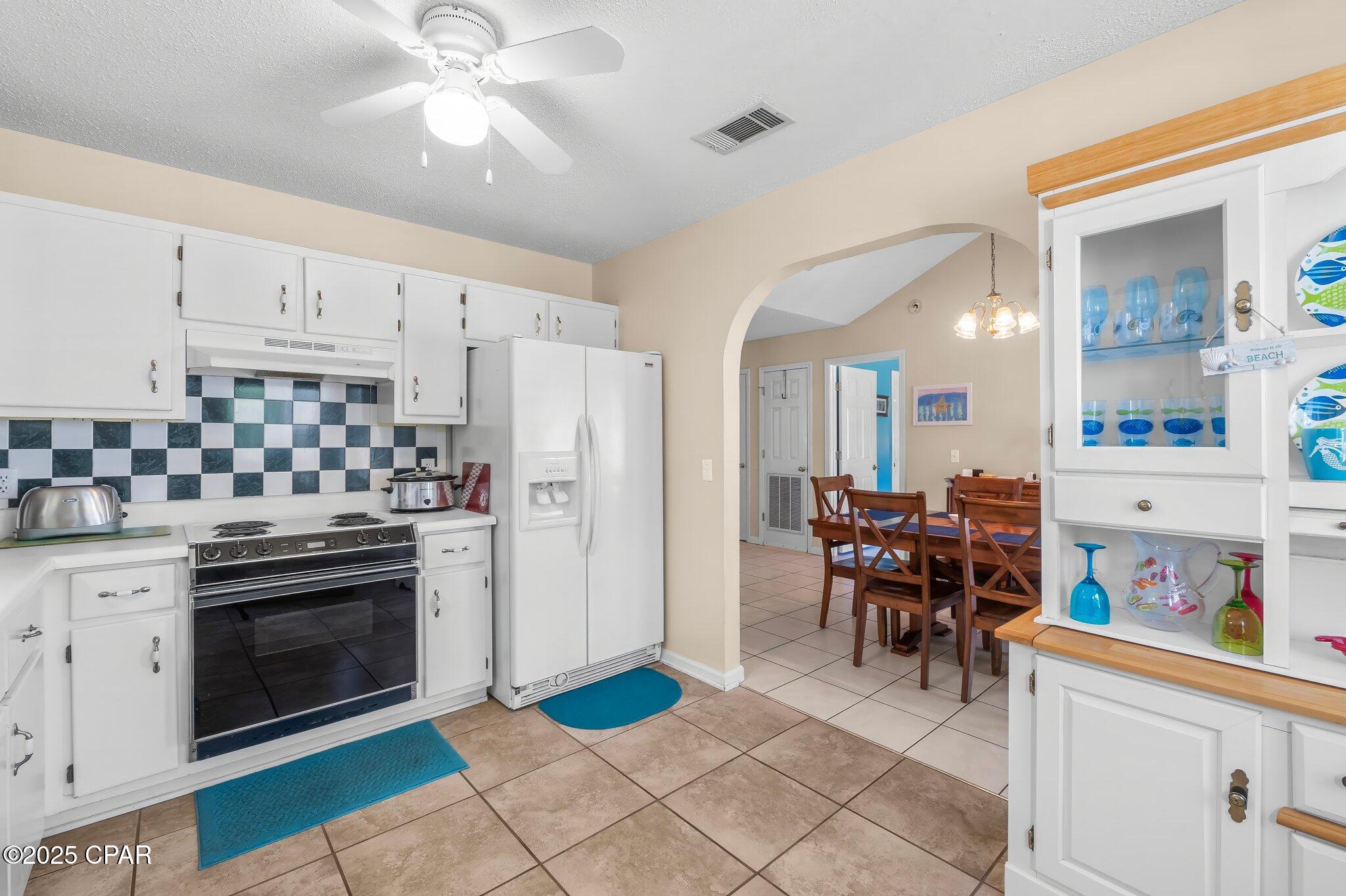 B_agms2lud582tg2hccymvewn3icyezwhpgk9r2vlly