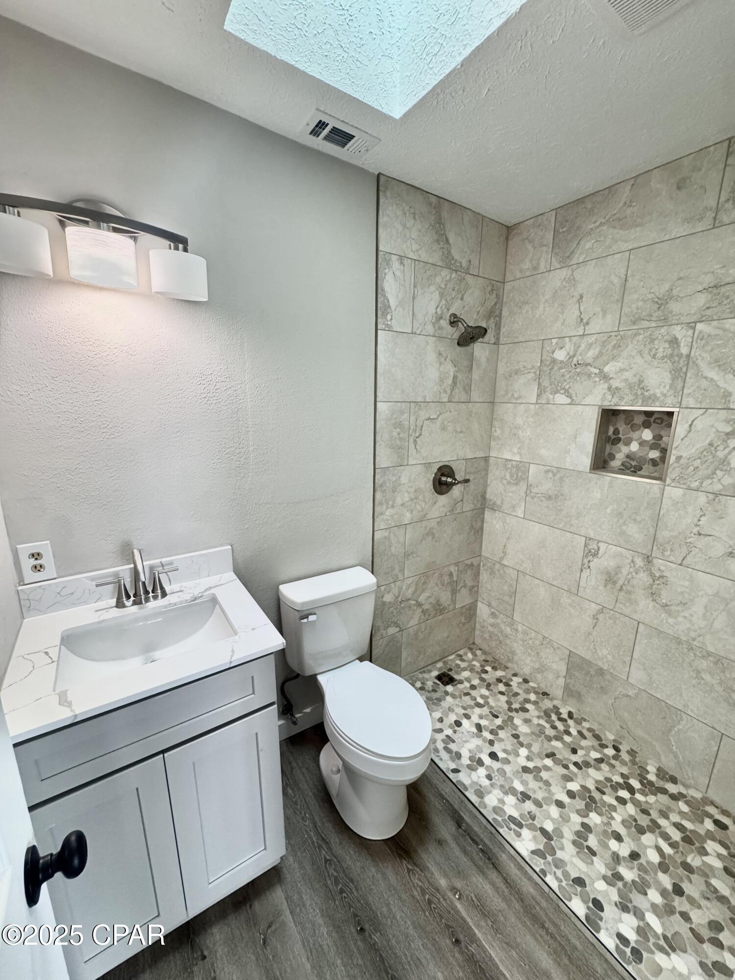 Image 11 For 6459 Oakshore Drive