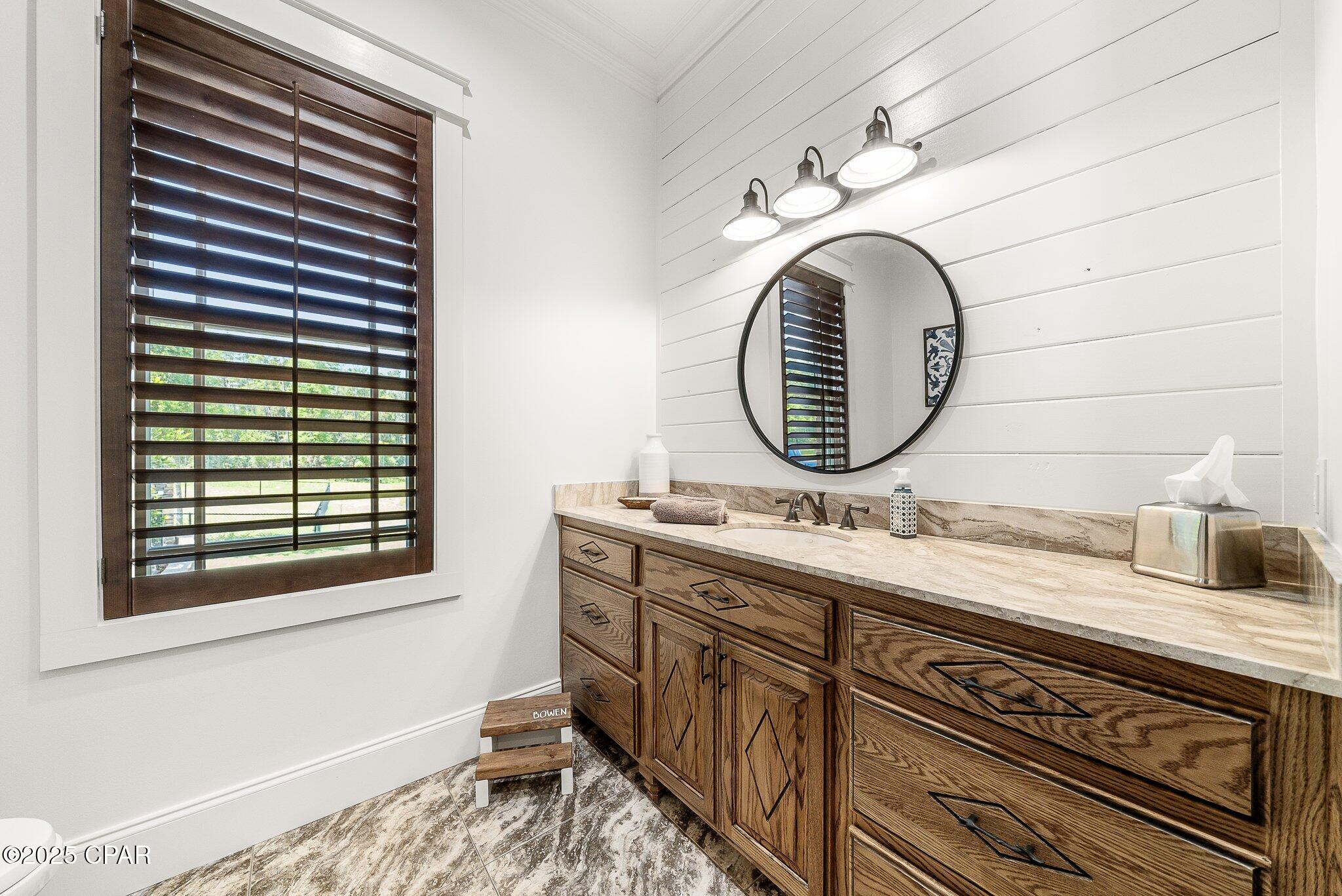 Listing photo id 40 for 2601 Highway 20