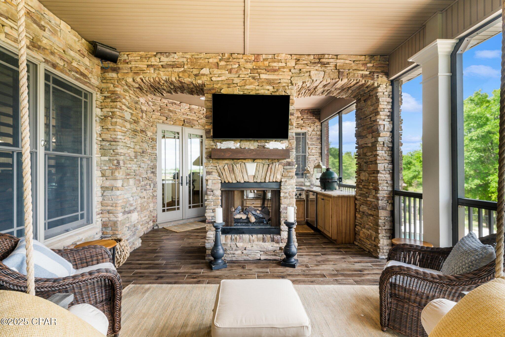 Listing photo id 47 for 2601 Highway 20