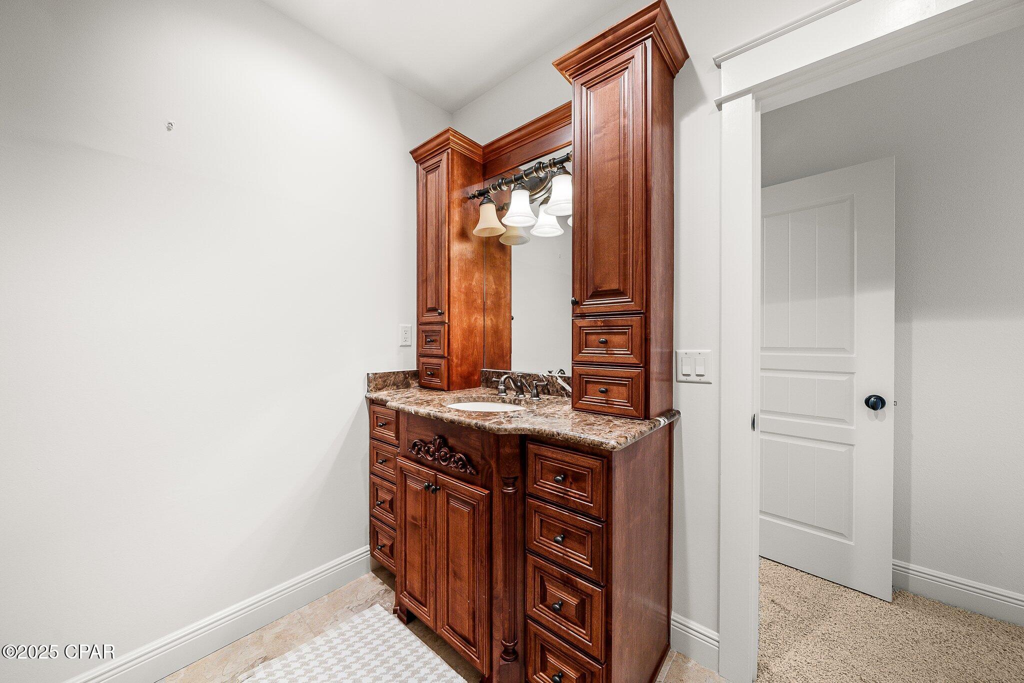 Listing photo id 61 for 2601 Highway 20