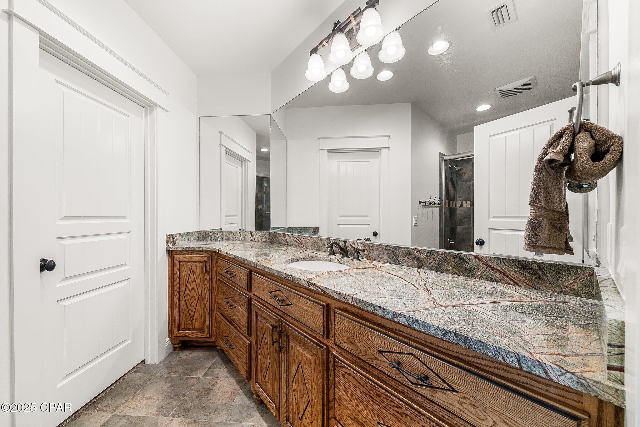 Listing photo id 67 for 2601 Highway 20