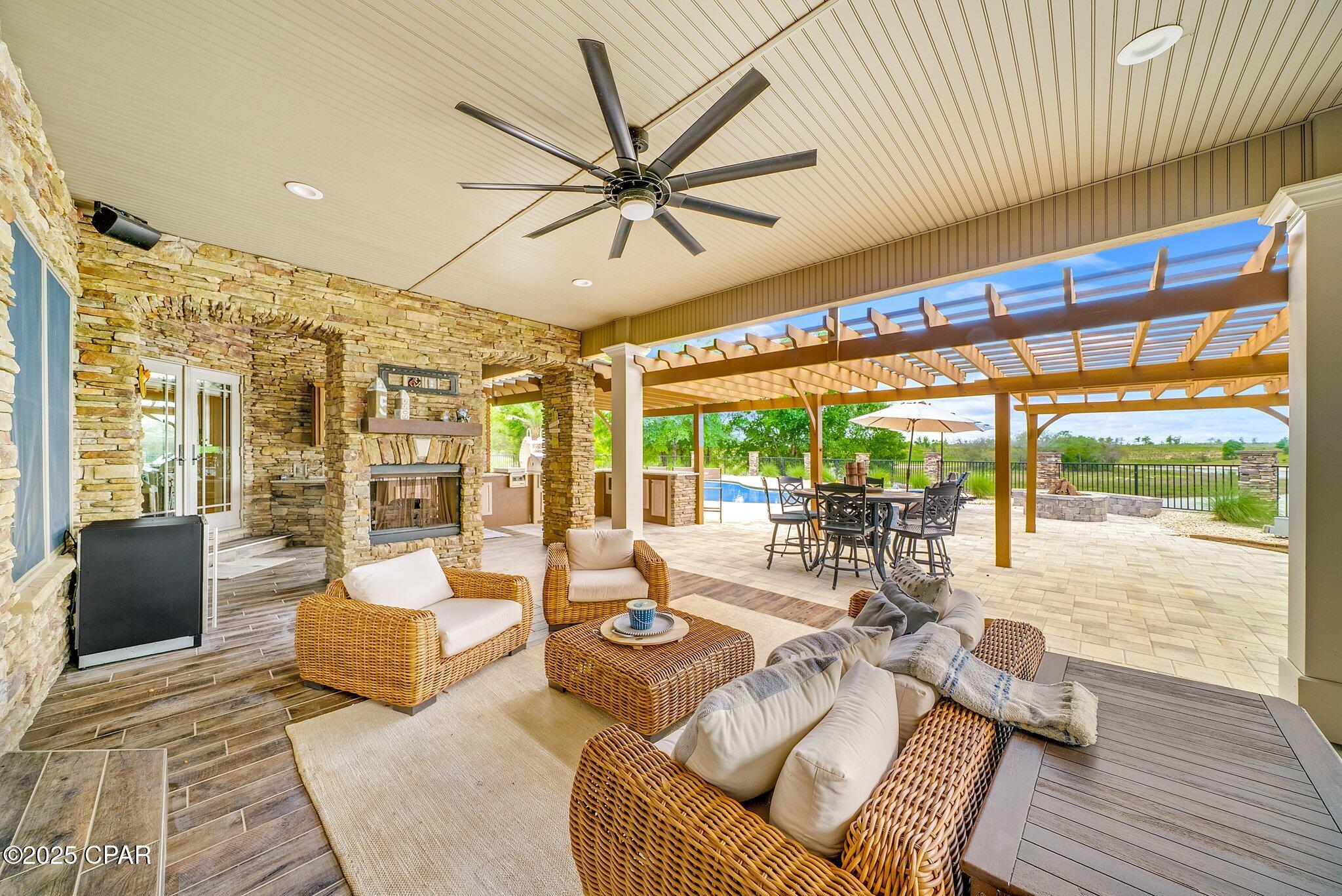 Listing photo id 76 for 2601 Highway 20