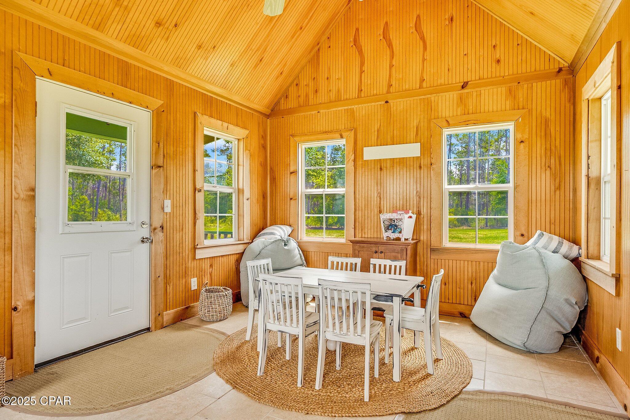 Listing photo id 91 for 2601 Highway 20