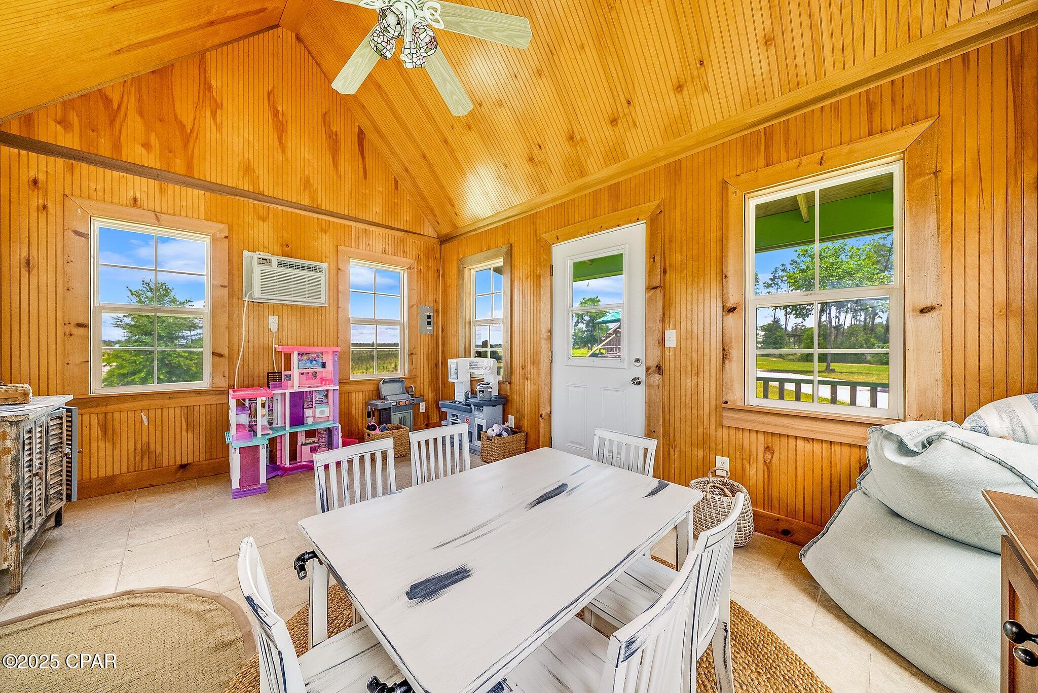 Listing photo id 92 for 2601 Highway 20